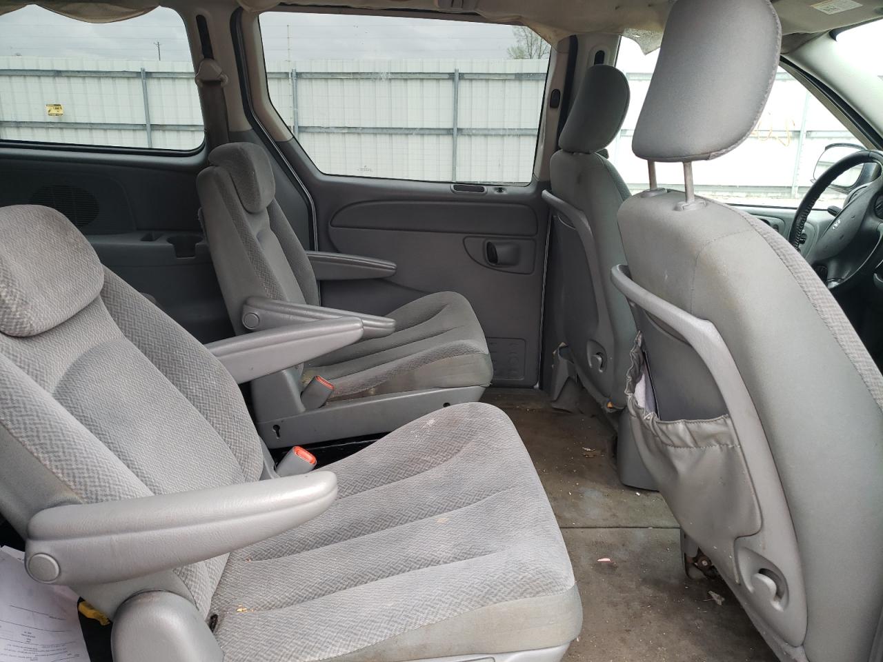 Photo 6 from auction – 2005 DODGE GRAND CARA with VIN 2D4GP44LX5R322716