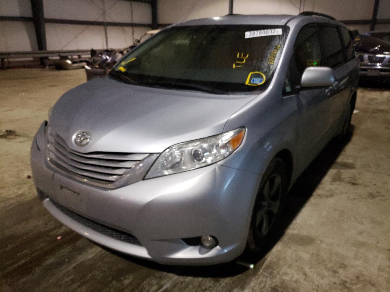 Photo 2 from auction – 2015 TOYOTA SIENNA LE with VIN 5TDKK3DC3FS527853