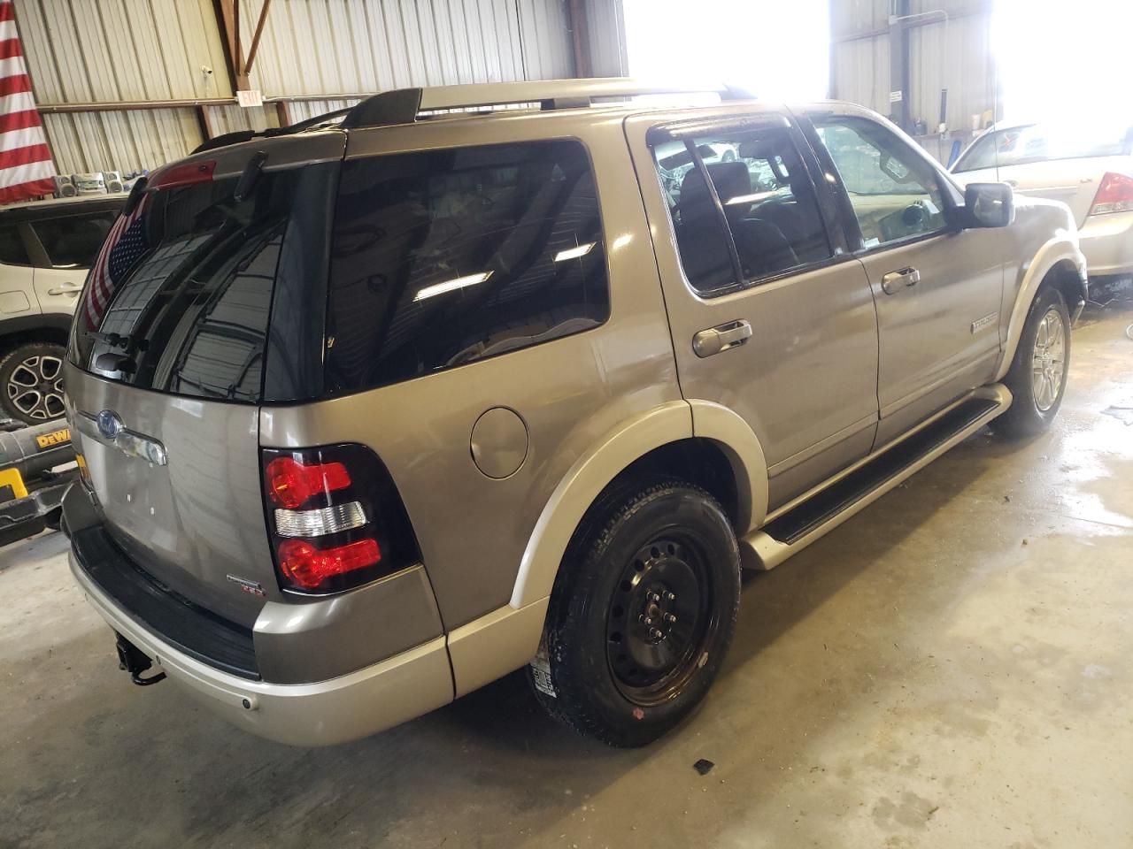 Photo 4 from auction – 2006 FORD EXPLORER E with VIN 1FMEU74E06UA44179