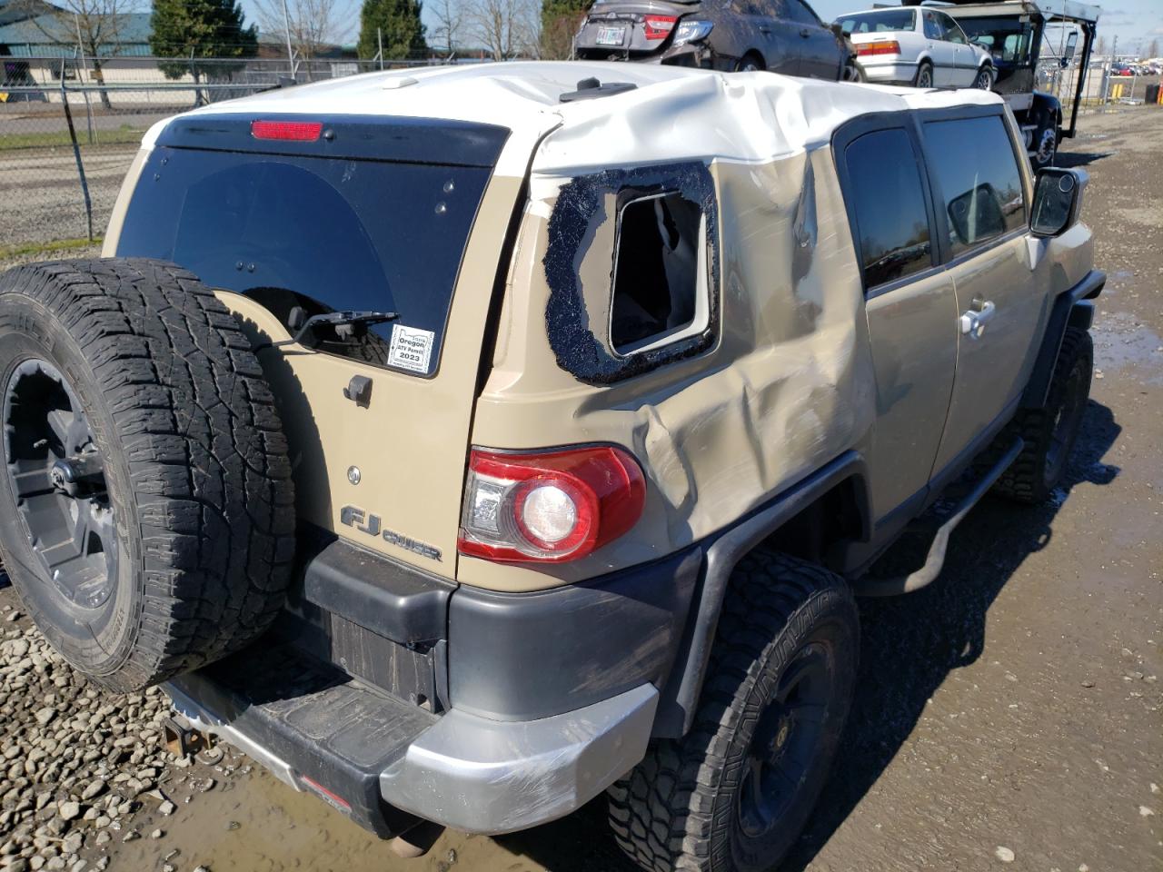Photo 9 from auction – 2012 TOYOTA FJ CRUISER with VIN JTEBU4BF6CK129192