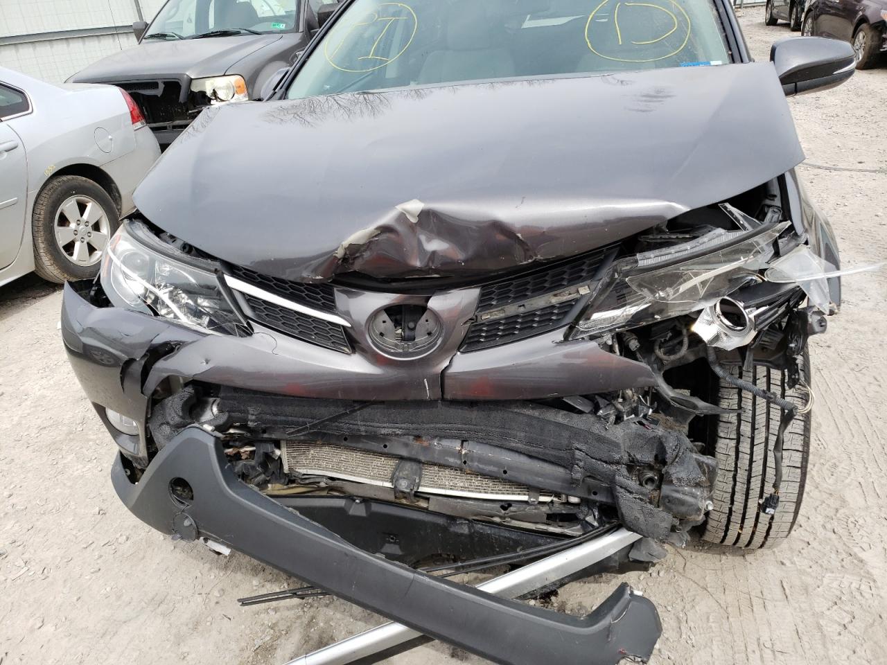 Photo 9 from auction – 2015 TOYOTA RAV4 XLE with VIN 2T3RFREV4FW347589
