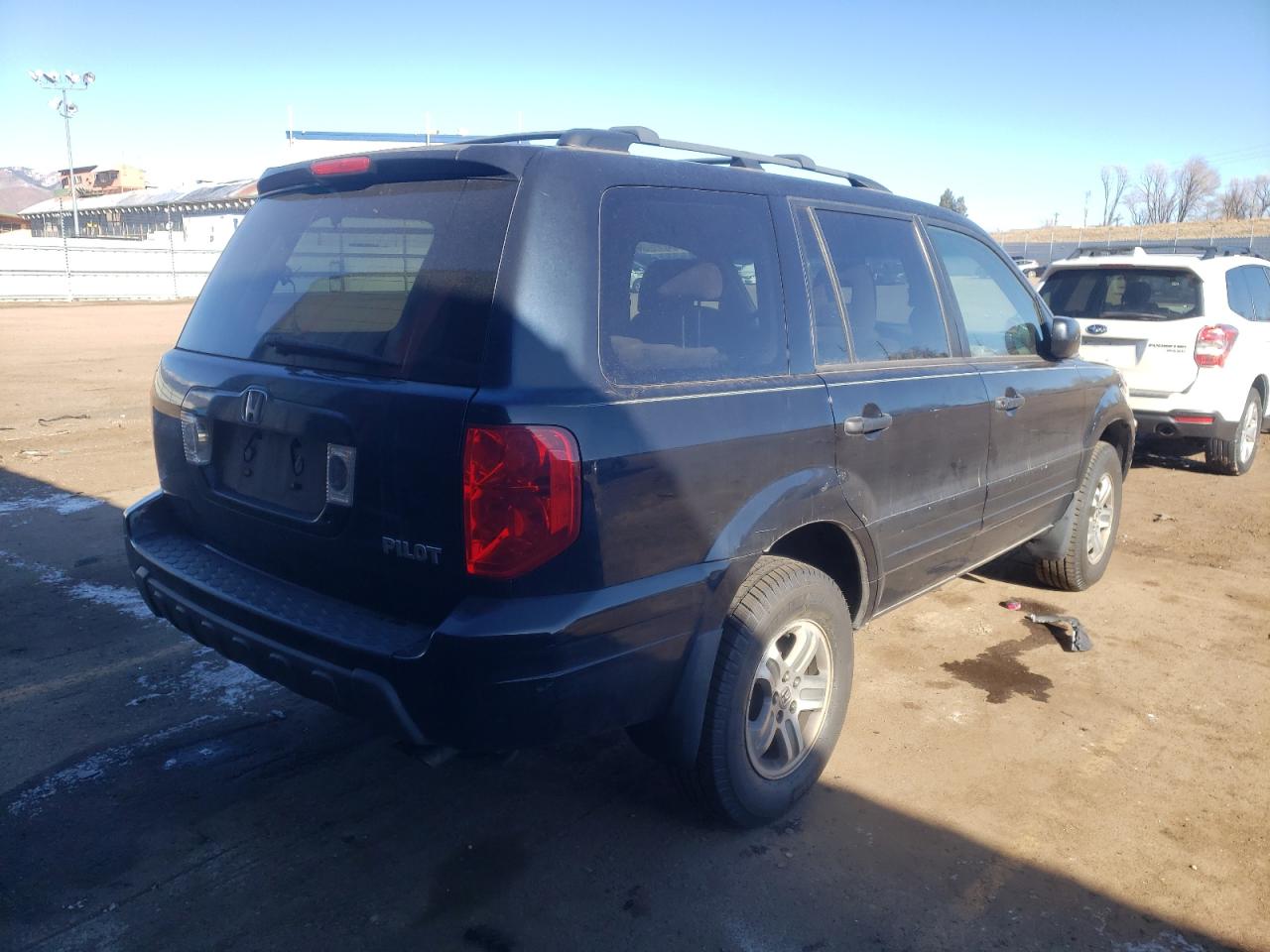 Photo 4 from auction – 2004 HONDA PILOT EX with VIN 5FNYF18404B008010