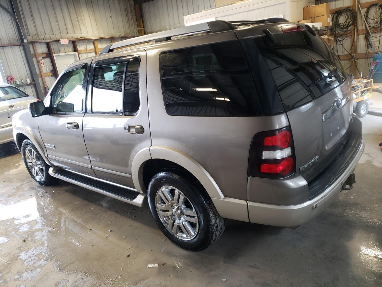 Photo 3 from auction – 2006 FORD EXPLORER E with VIN 1FMEU74E06UA44179