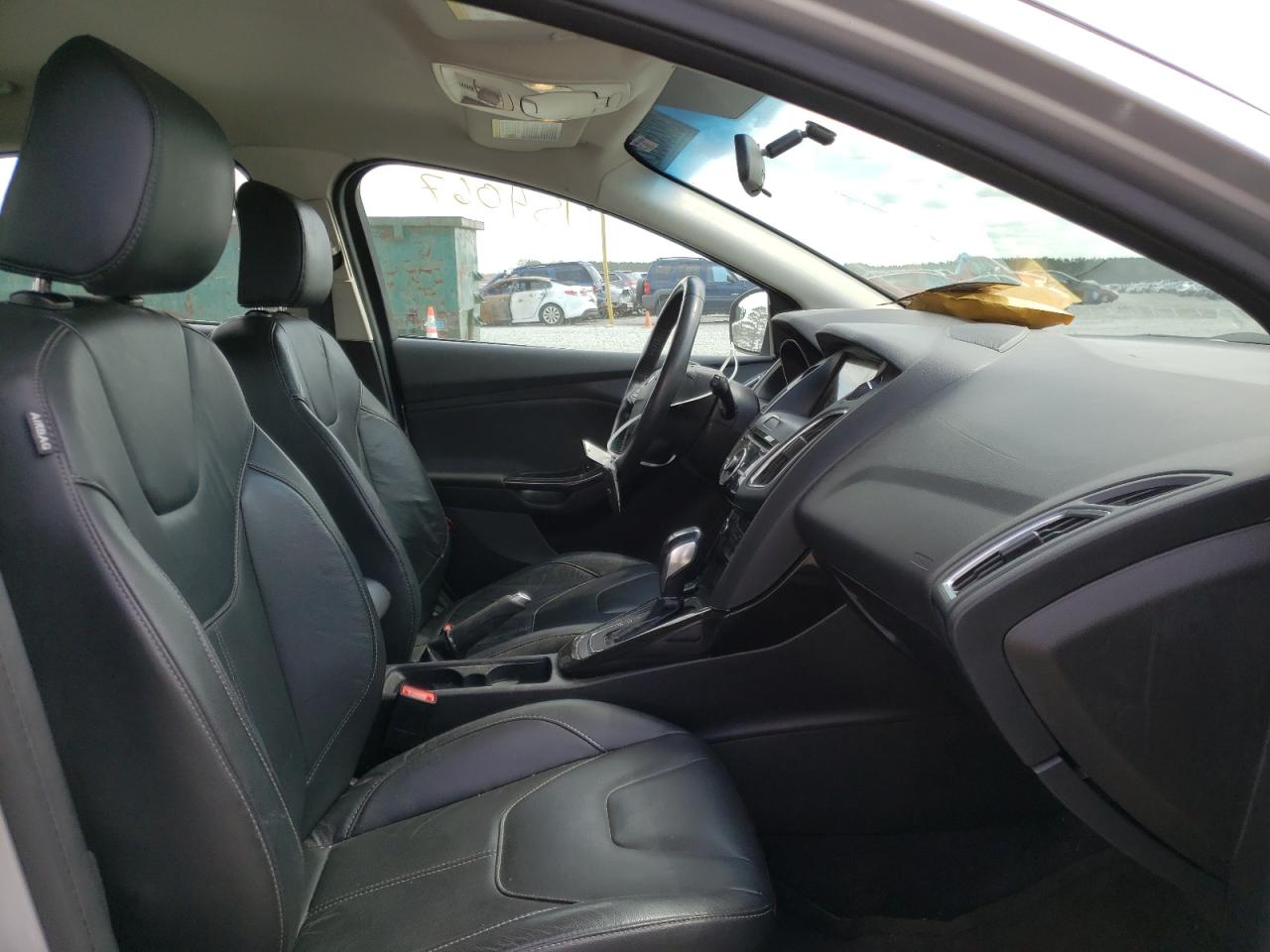 Photo 5 from auction – 2016 FORD FOCUS with VIN 1FADP3N25GL318204