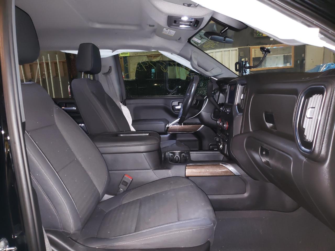 Photo 5 from auction – 2019 CHEVROLET SILVERADO with VIN 3GCUWDED2KG219690