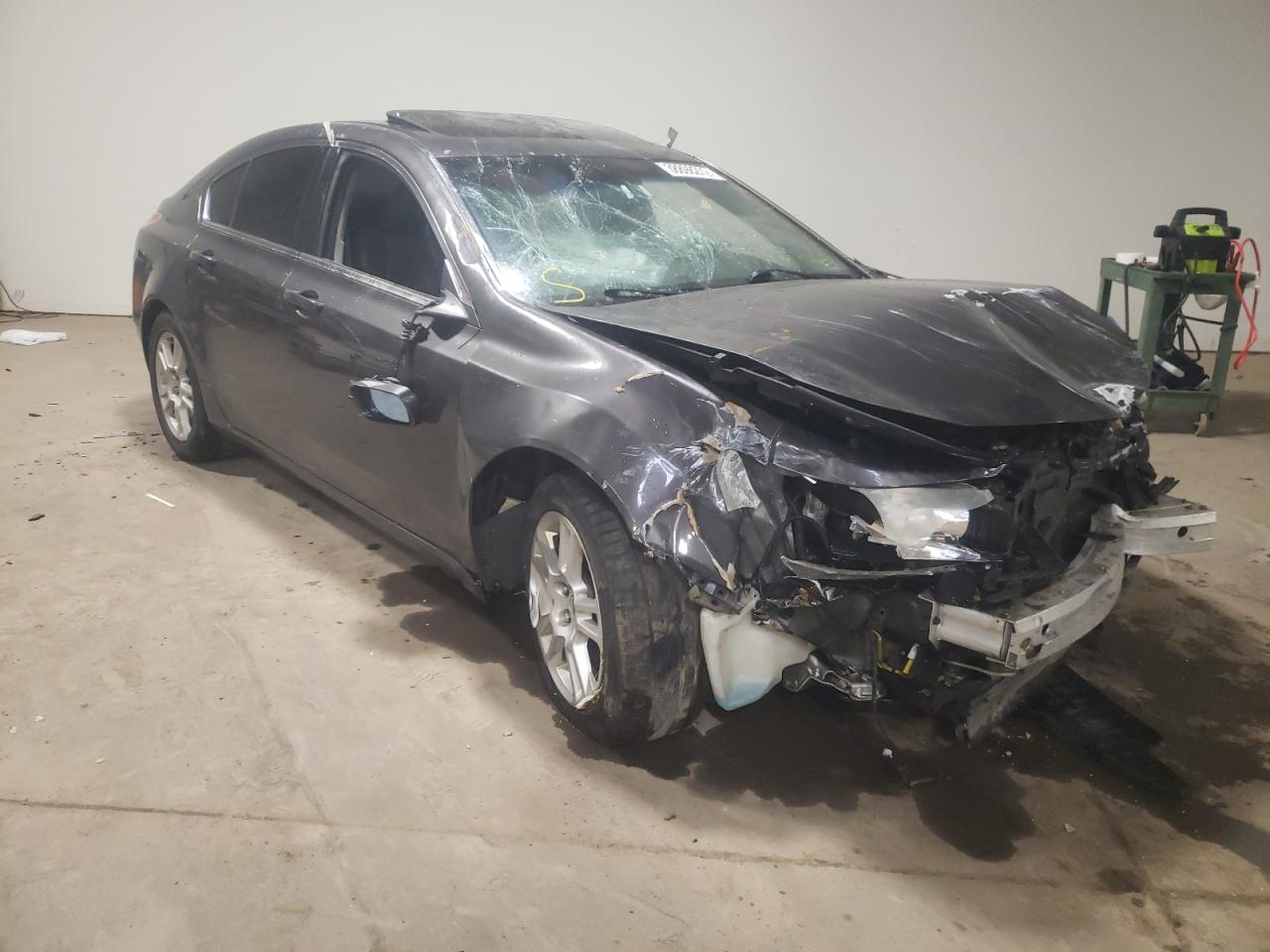 ACURA TL 2010 with VIN 19UUA8F20AA016640 - Photo from auction