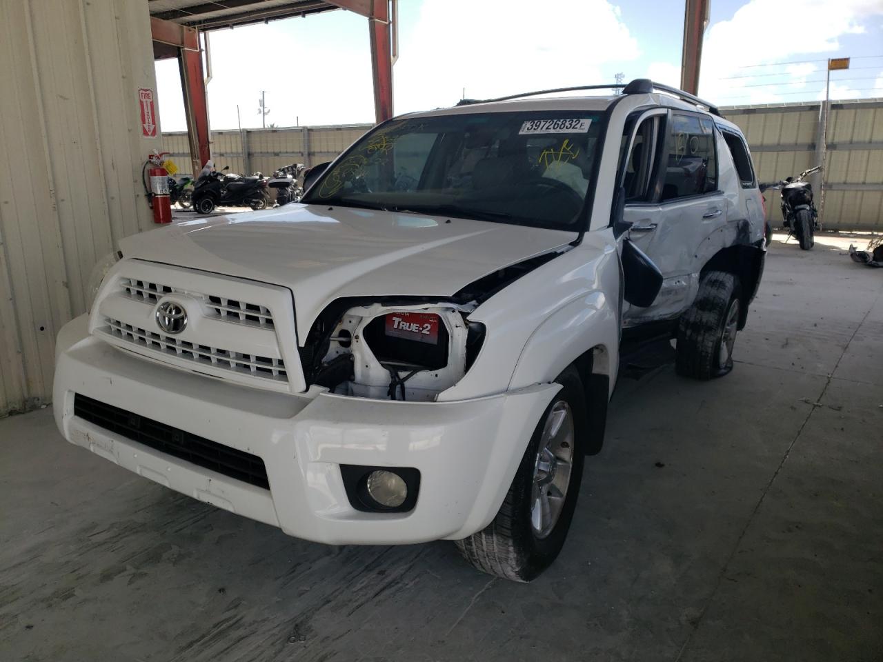 Photo 2 from auction – 2007 TOYOTA 4RUNNER SR with VIN JTEZU14RX70088541