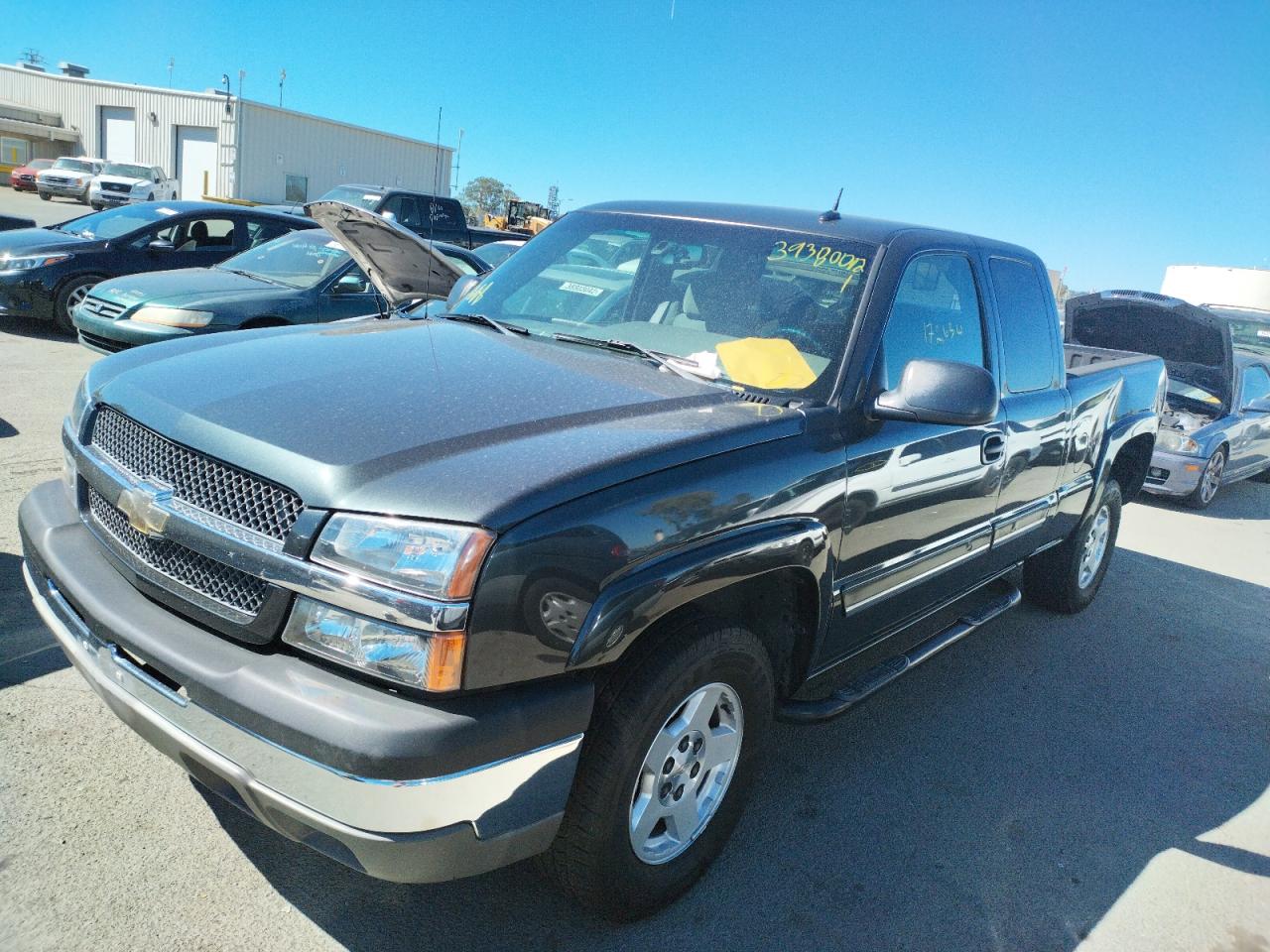 Photo 2 from auction – 2004 CHEVROLET SILVERADO with VIN 2GCEK19TX41240556
