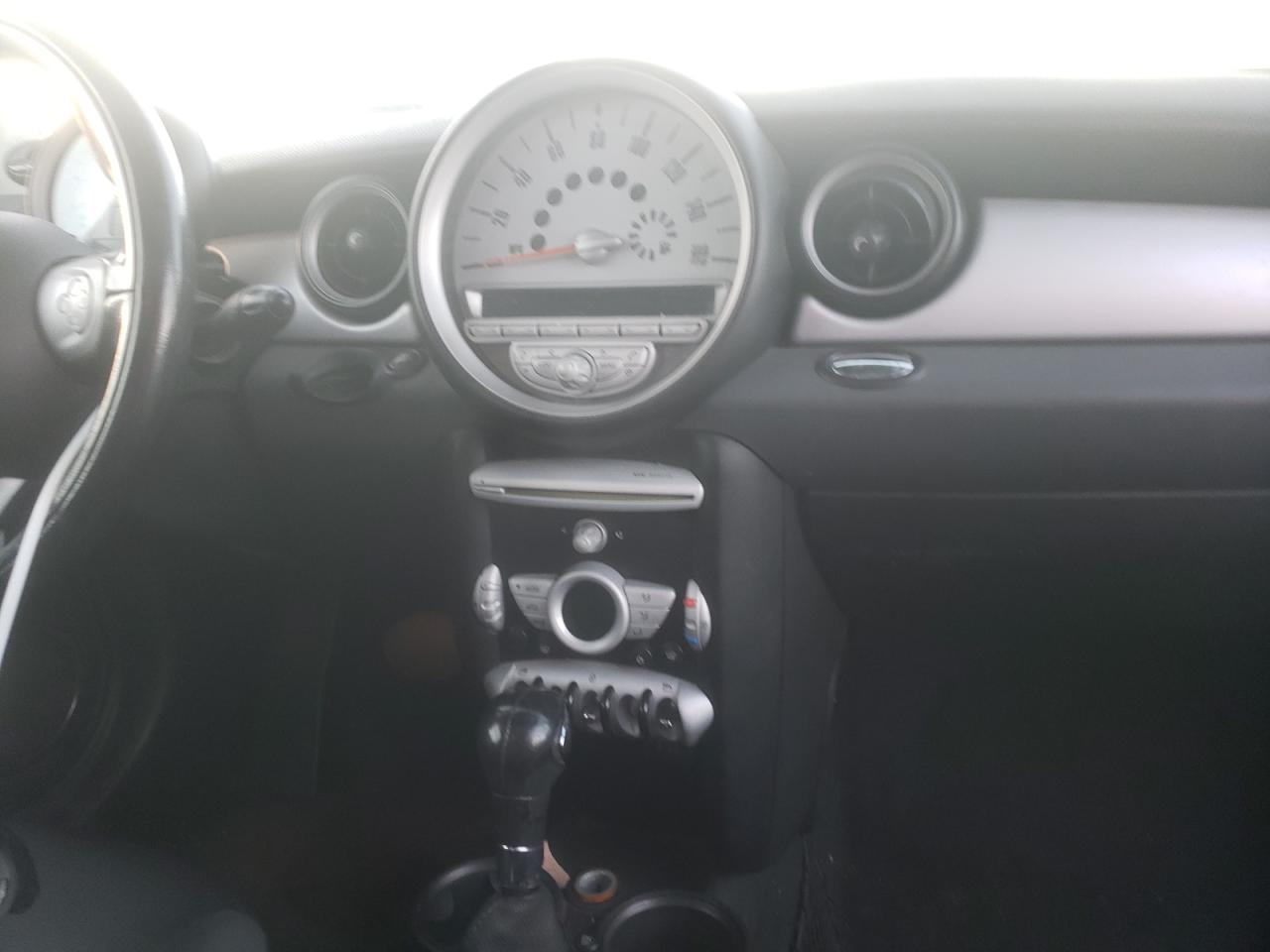 Photo 9 from auction – 2010 MINI COOPER with VIN WMWMF3C52ATZ65951