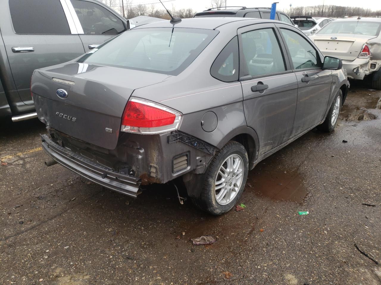 Photo 4 from auction – 2011 FORD FOCUS SE with VIN 1FAHP3FN2BW164326