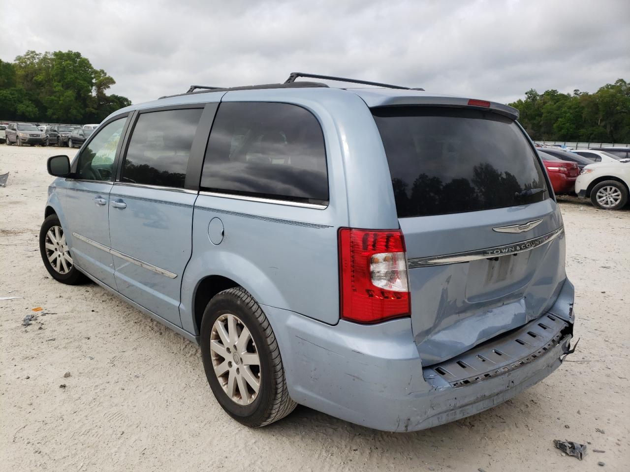 Photo 3 from auction – 2013 CHRYSLER TOWN & COU with VIN 2C4RC1BG3DR742516