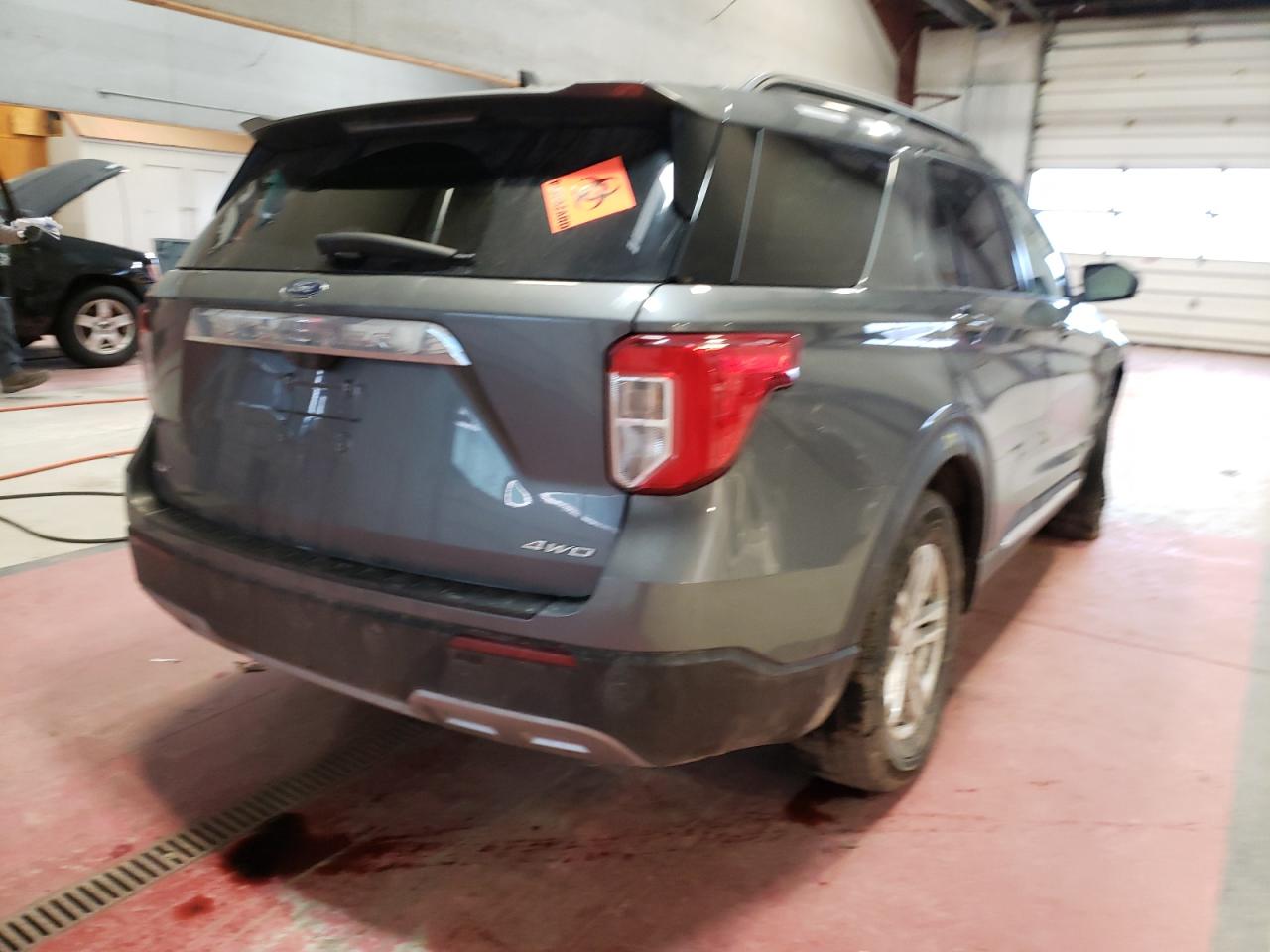 Photo 4 from auction – 2021 FORD EXPLORER X with VIN 1FMSK8DH7MGA79788