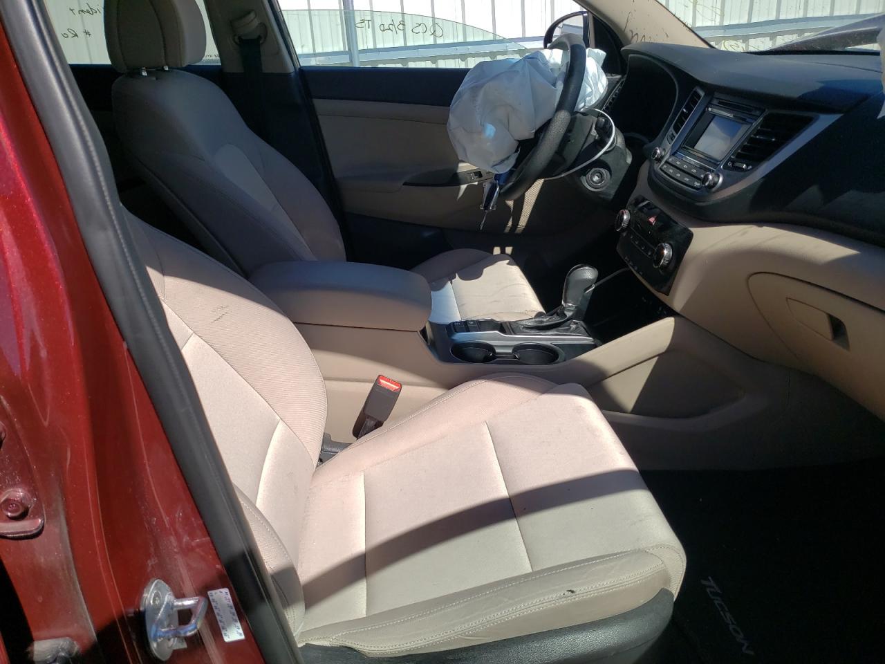 Photo 5 from auction – 2018 HYUNDAI TUCSON SE with VIN KM8J2CA47JU658941