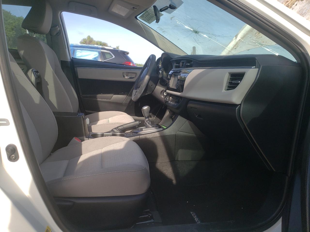 Photo 5 from auction – 2016 TOYOTA COROLLA L with VIN 5YFBURHE1GP385683