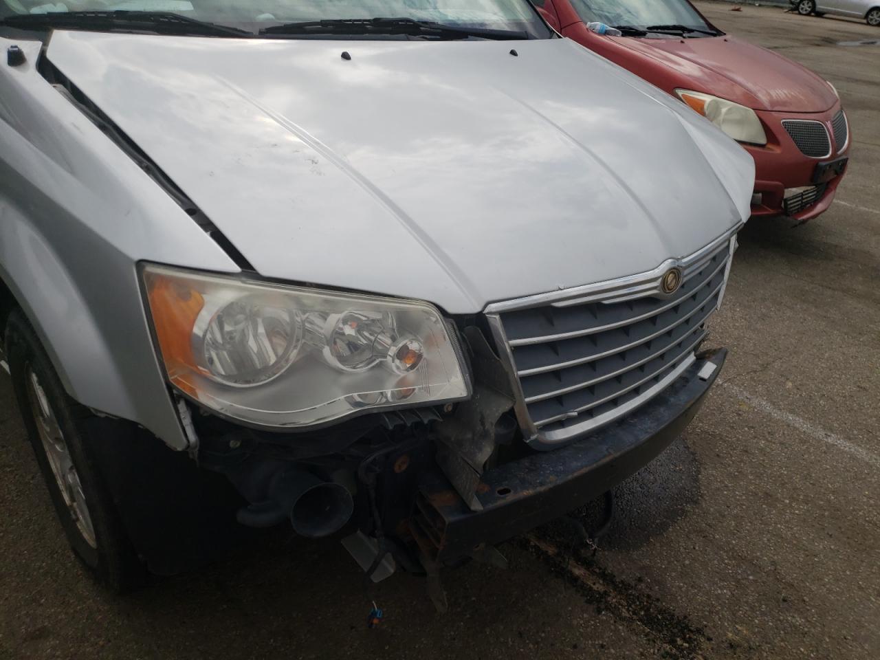 Photo 9 from auction – 2008 CHRYSLER TOWN & COU with VIN 2A8HR54P88R128705