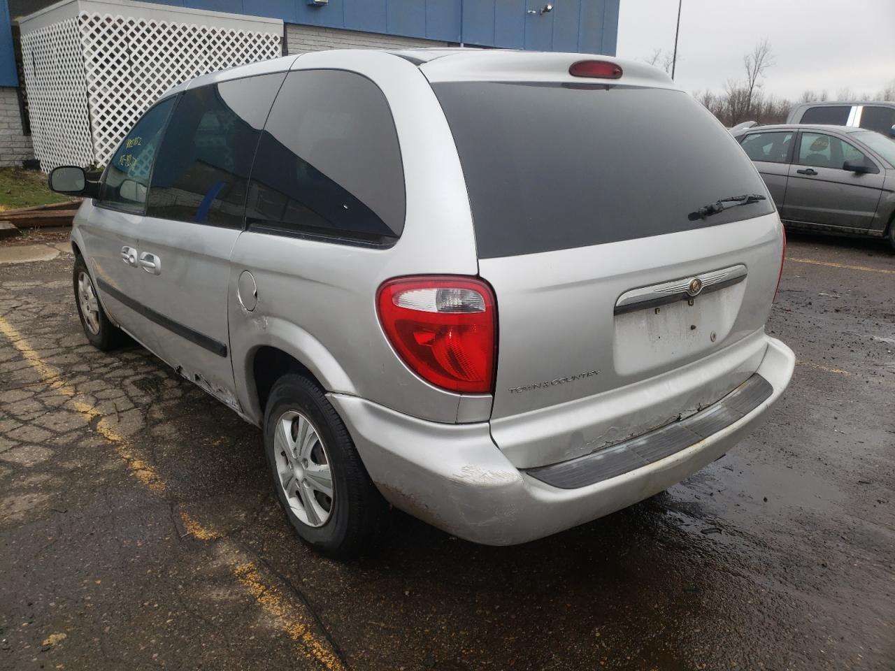 Photo 3 from auction – 2007 CHRYSLER TOWN & COU with VIN 1A4GJ45R37B240694