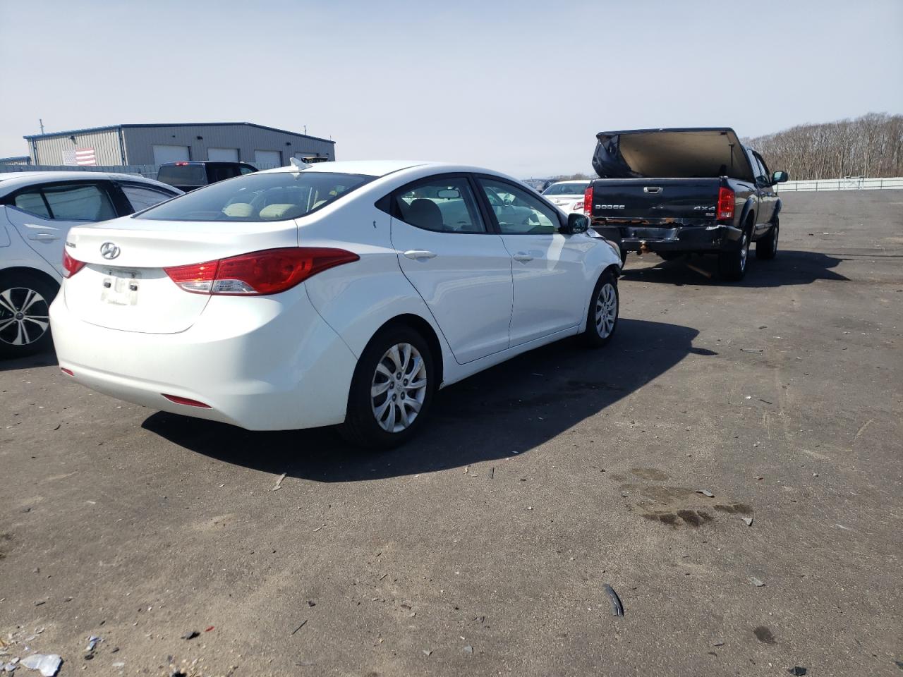 Photo 4 from auction – 2011 HYUNDAI ELANTRA GL with VIN 5NPDH4AE0BH024252