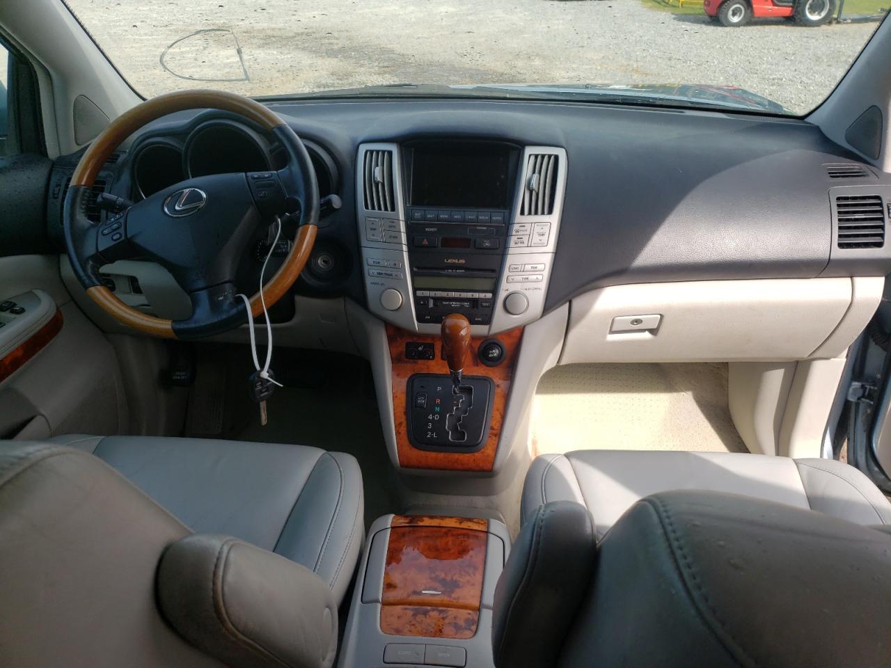 Photo 9 from auction – 2005 LEXUS RX 330 with VIN 2T2HA31U75C076388