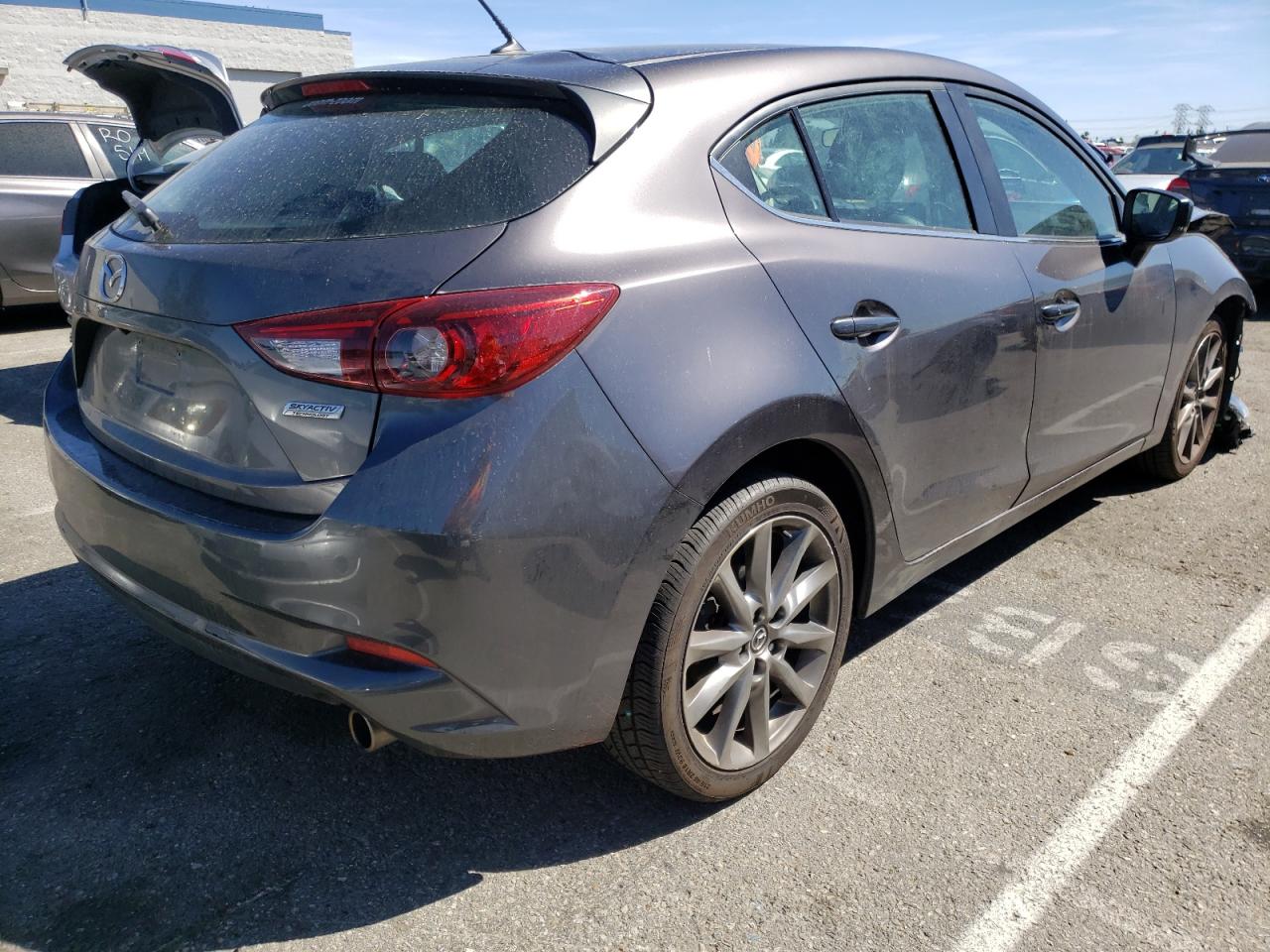 Photo 4 from auction – 2018 MAZDA 3 TOURING with VIN 3MZBN1L30JM197169
