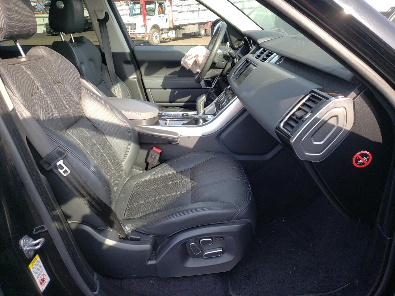 Photo 5 from auction – 2015 LAND ROVER RANGE ROVE with VIN SALWR2VF1FA615127
