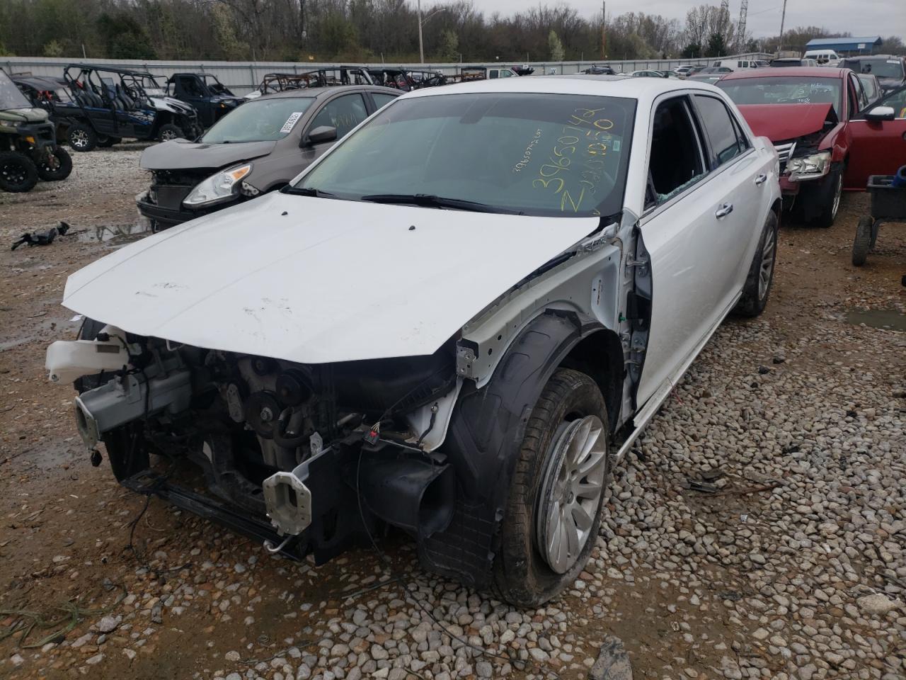 Photo 2 from auction – 2019 CHRYSLER 300 LIMITE with VIN 2C3CCAKG0KH578185