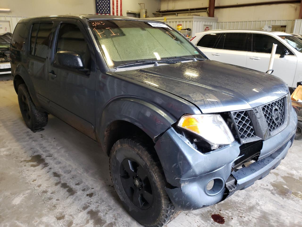 NISSAN PATHFINDER 2005 with VIN 5N1AR18W15C788393 - Photo from auction