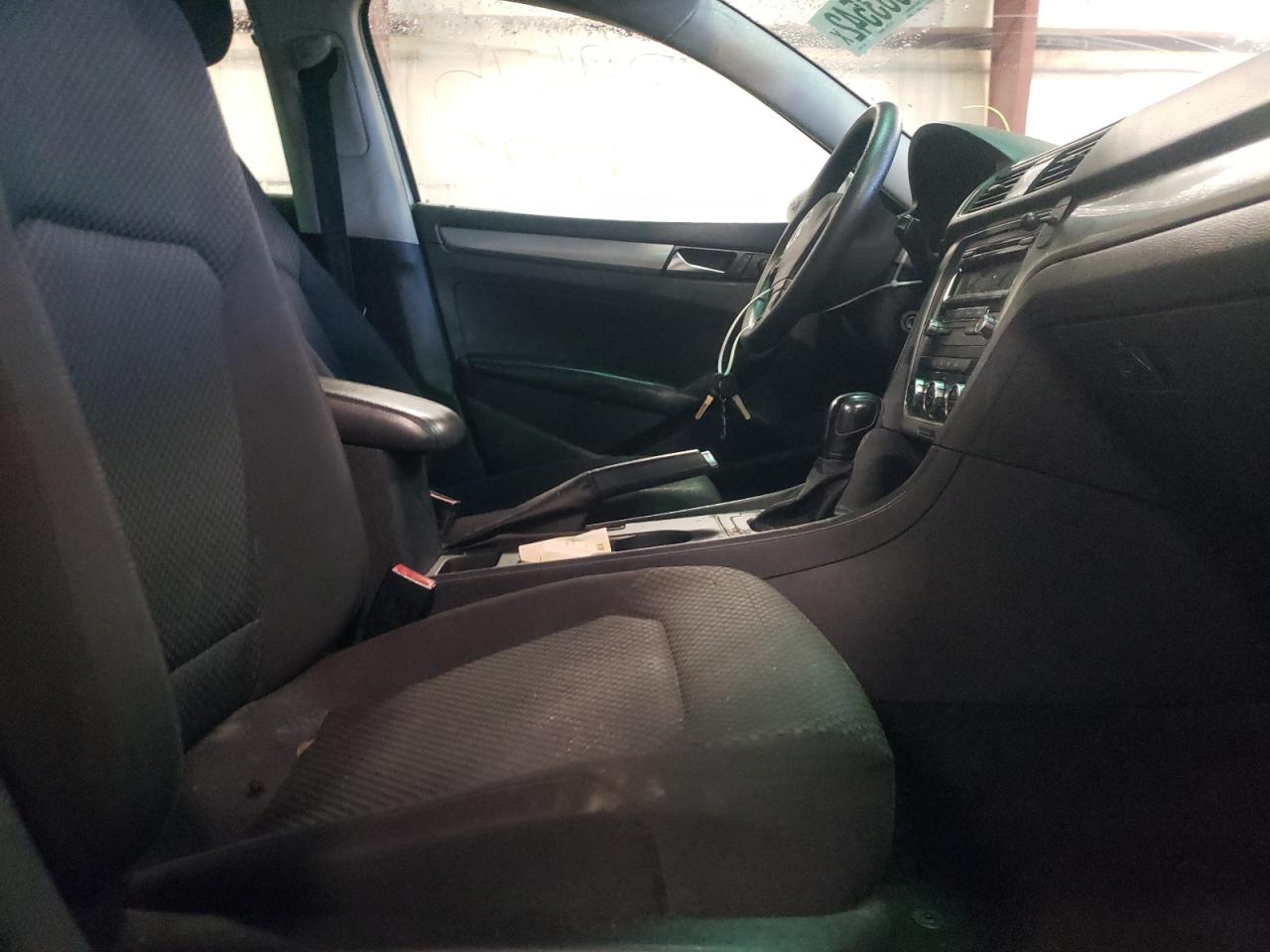 Photo 5 from auction – 2012 VOLKSWAGEN PASSAT S with VIN 1VWAP7A33CC034080