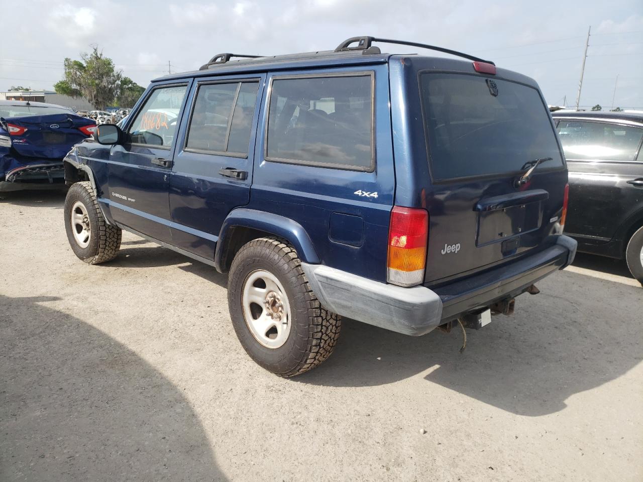 Photo 3 from auction – 2001 JEEP CHEROKEE S with VIN 1J4FF48S71L560114