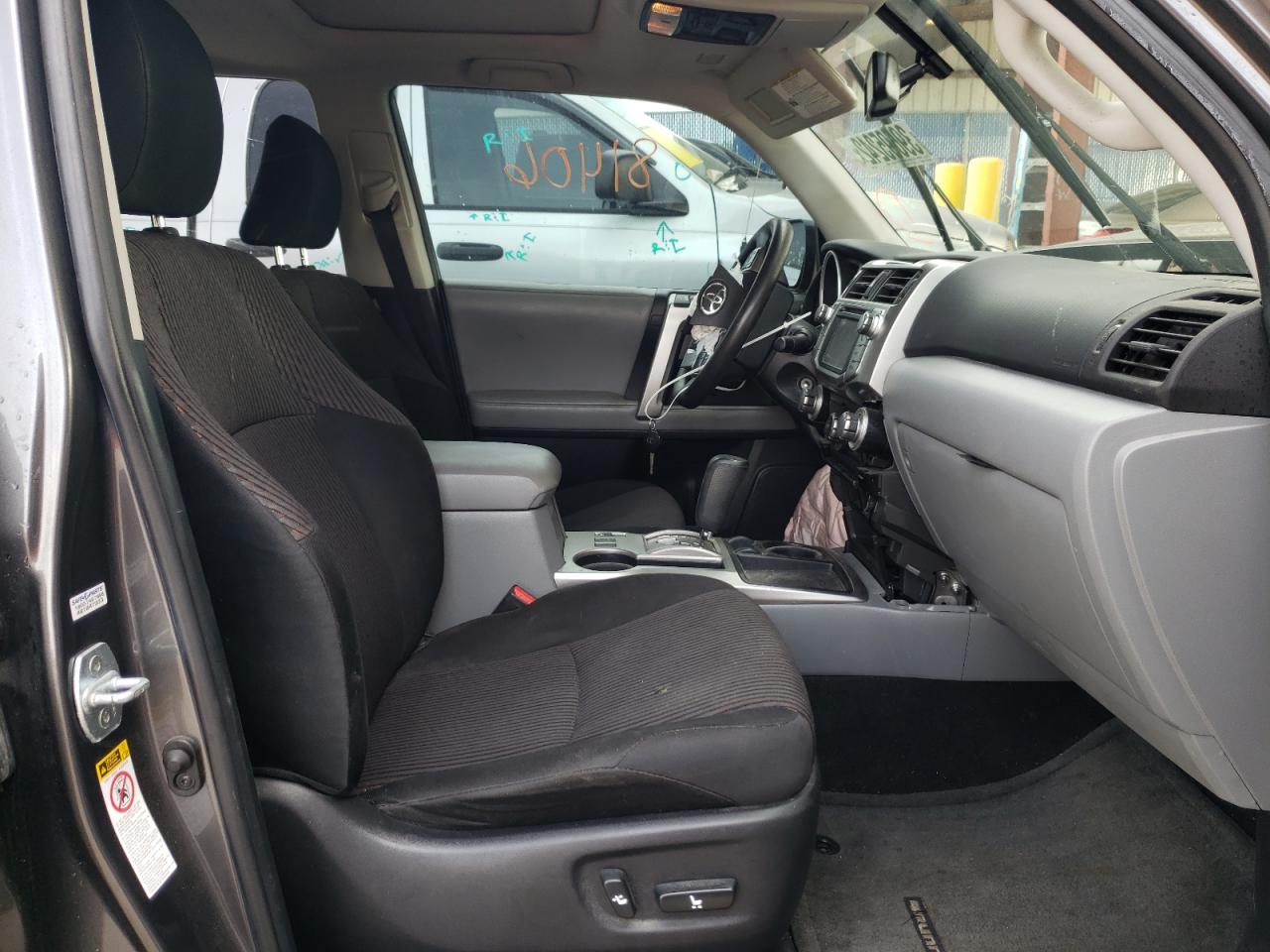 Photo 5 from auction – 2013 TOYOTA 4RUNNER SR with VIN JTEZU5JR5D5056512