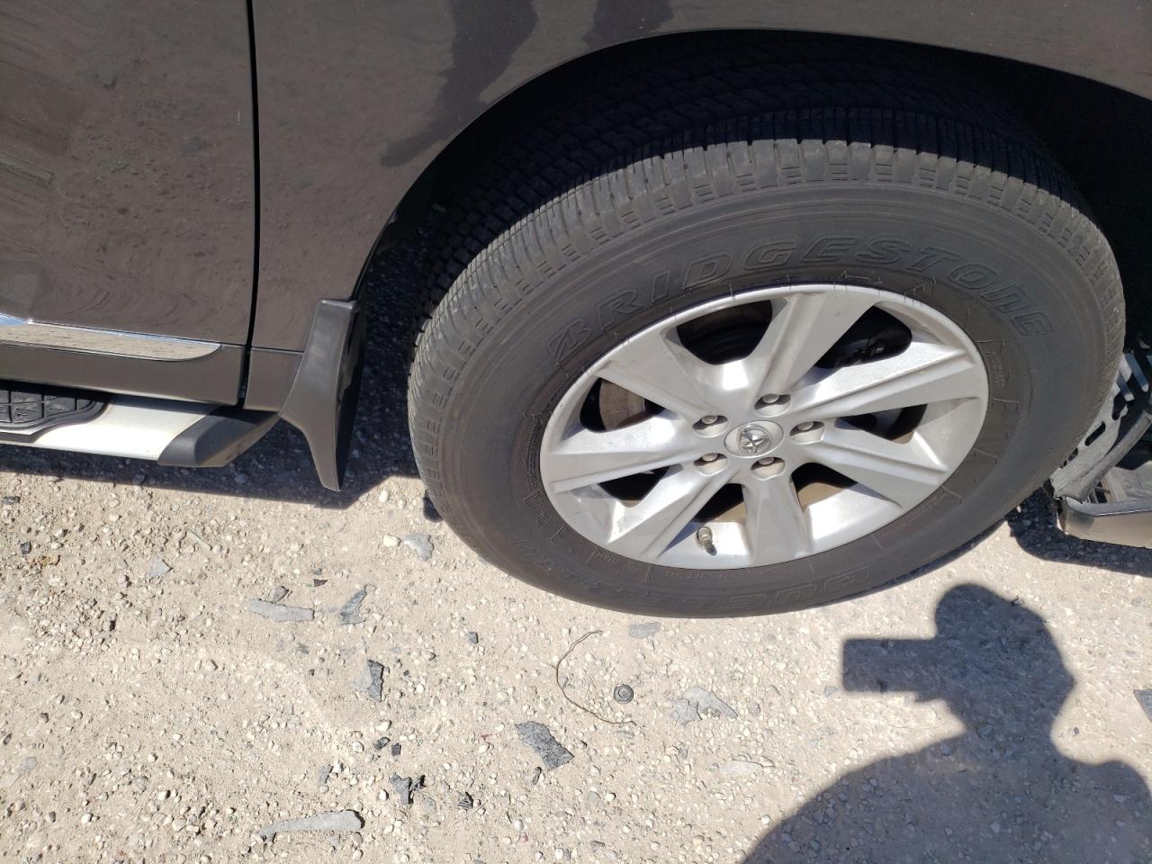 Photo 9 from auction – 2012 TOYOTA HIGHLANDER with VIN 5TDZK3EH1CS053910