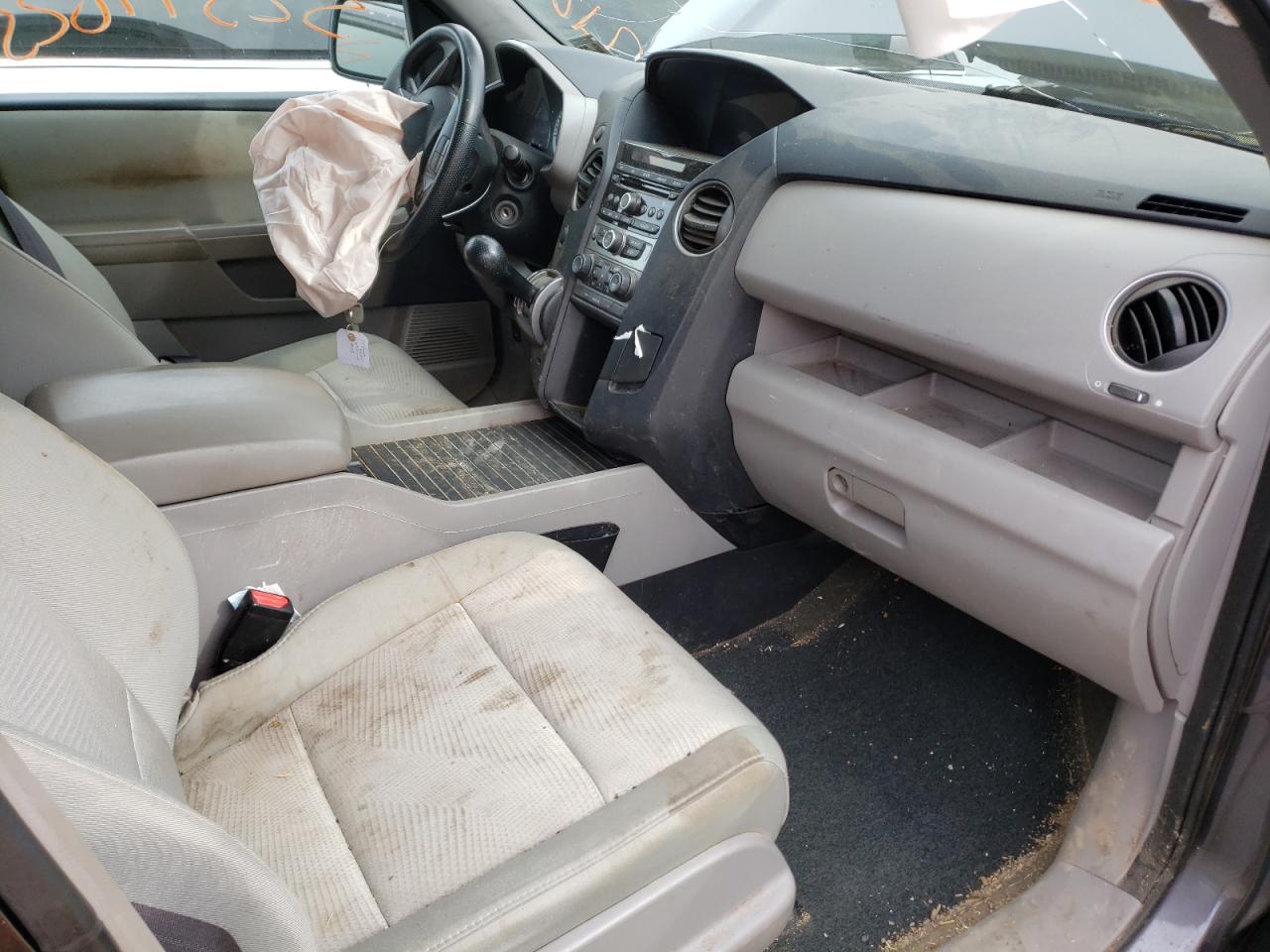 Photo 5 from auction – 2015 HONDA PILOT LX with VIN 5FNYF4H20FB076679
