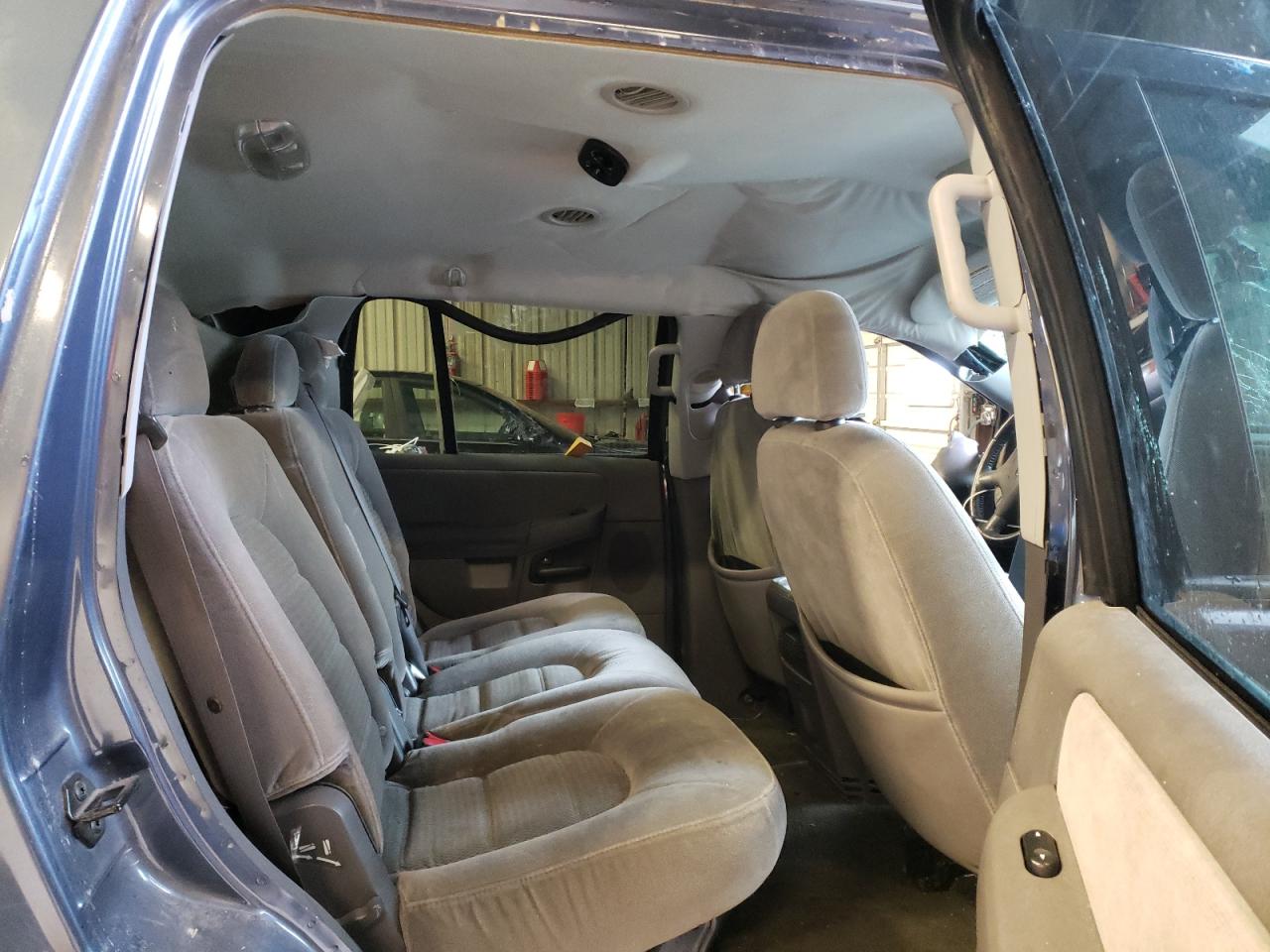 Photo 6 from auction – 2005 FORD EXPLORER X with VIN 1FMZU73E55ZA36535