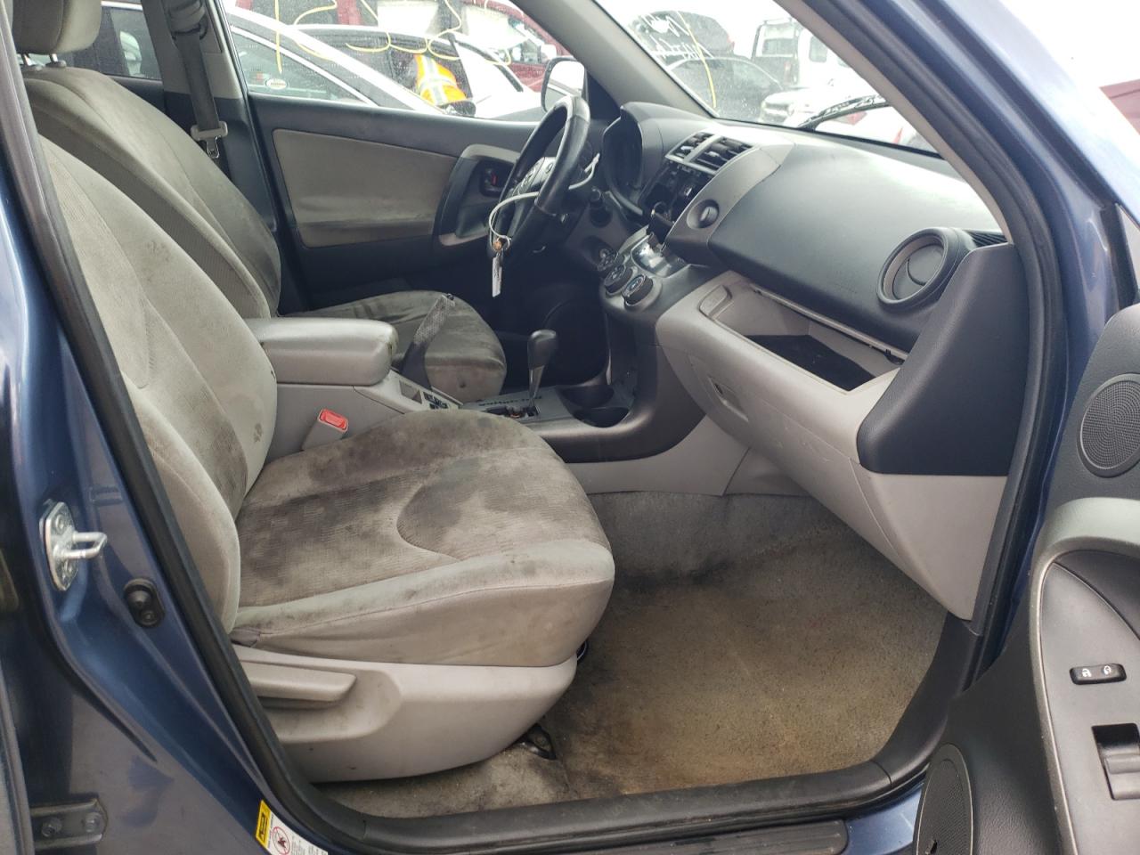 Photo 5 from auction – 2011 TOYOTA RAV4 with VIN 2T3BF4DVXBW084850