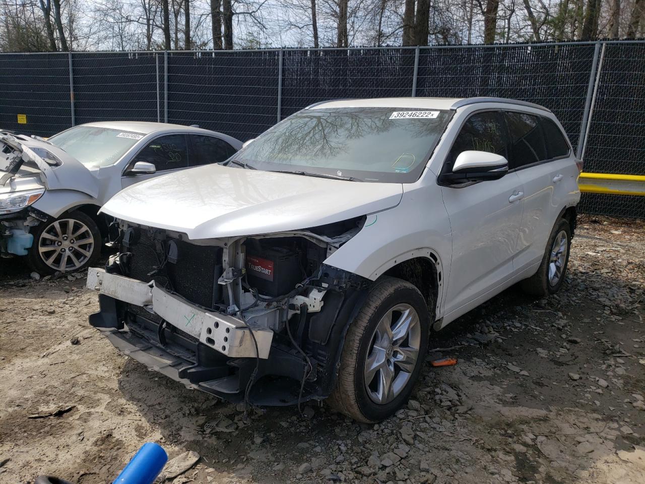 Photo 2 from auction – 2015 TOYOTA HIGHLANDER with VIN 5TDDKRFH5FS089034