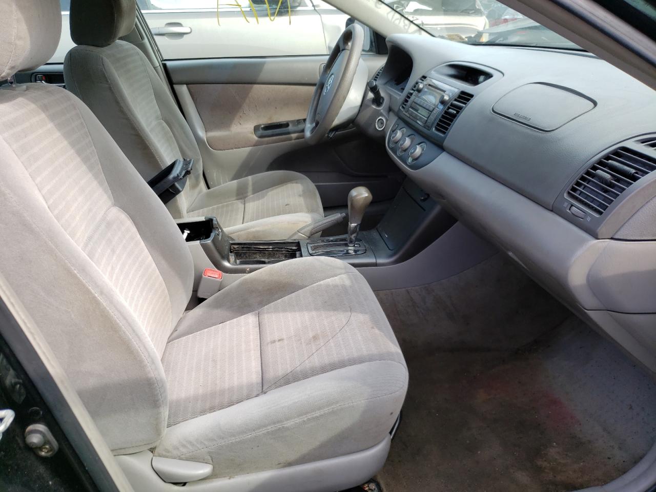 Photo 5 from auction – 2005 TOYOTA CAMRY LE with VIN 4T1BE32K15U640787