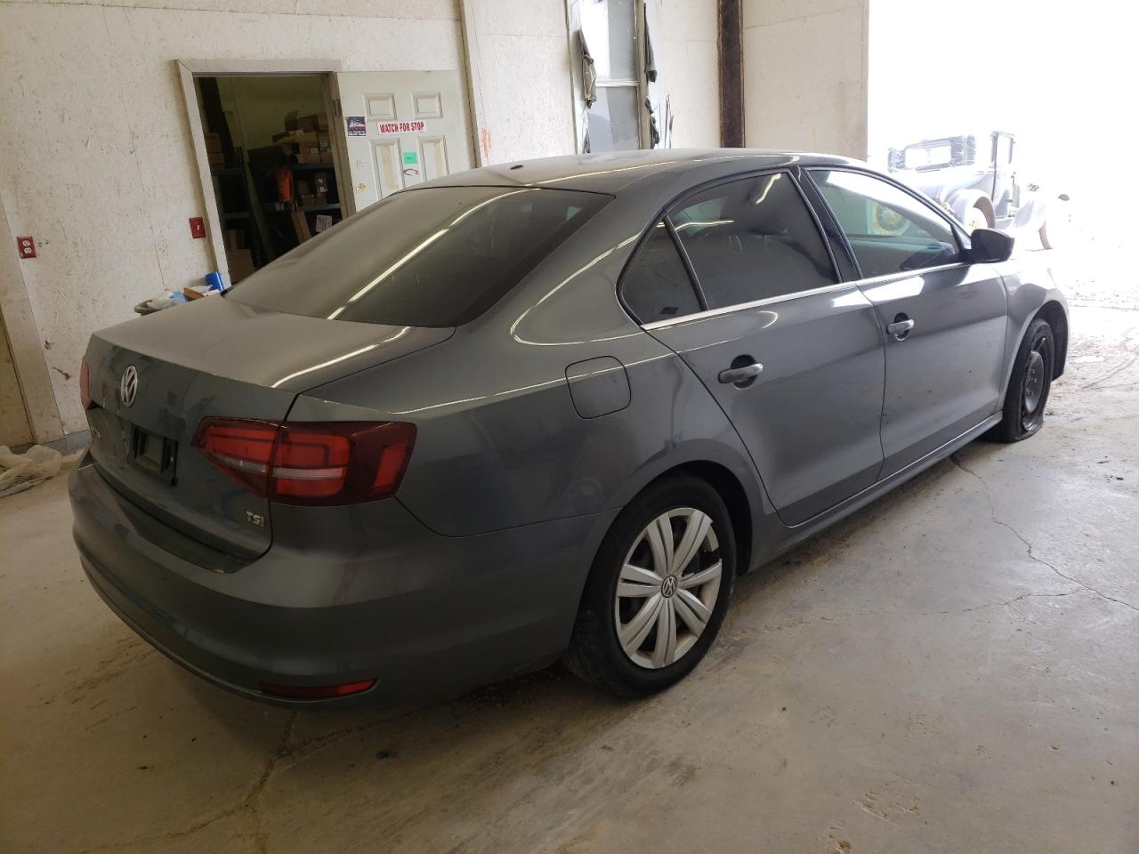Photo 4 from auction – 2017 VOLKSWAGEN JETTA S with VIN 3VW2B7AJ4HM238331