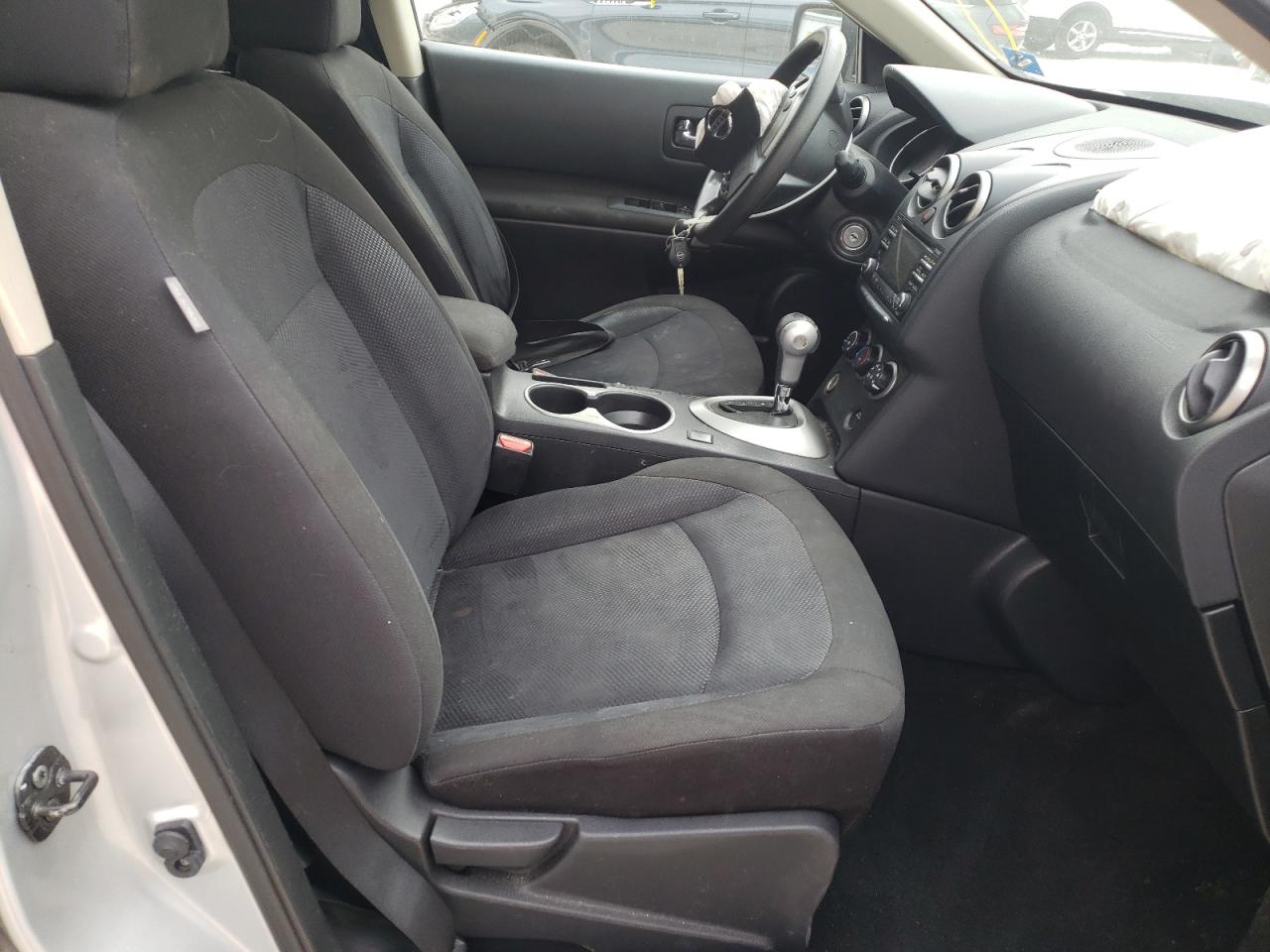 Photo 5 from auction – 2013 NISSAN ROGUE S with VIN JN8AS5MT8DW553888