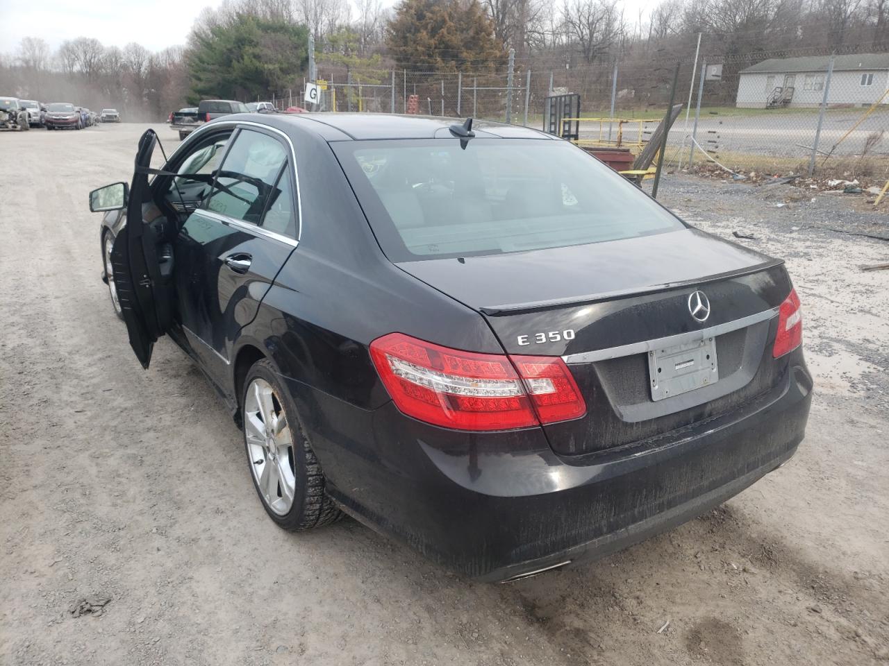 Photo 3 from auction – 2013 MERCEDES-BENZ E 350 with VIN WDDHF5KB8DA689336