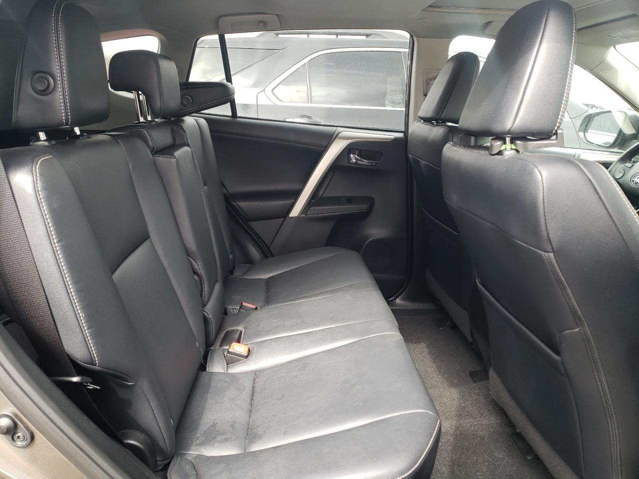 Photo 6 from auction – 2015 TOYOTA RAV4 LIMIT with VIN 2T3DFREVXFW289319