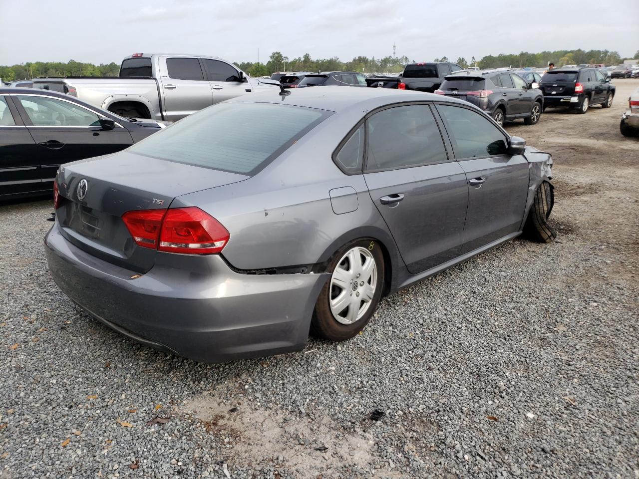 Photo 4 from auction – 2014 VOLKSWAGEN PASSAT S with VIN 1VWAS7A36EC023625
