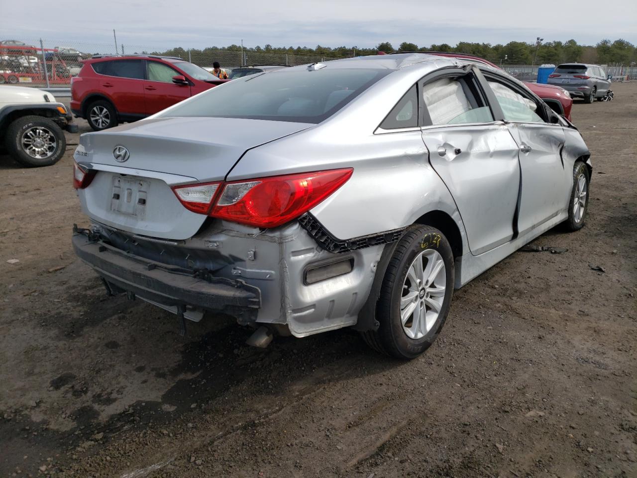 Photo 4 from auction – 2014 HYUNDAI SONATA GLS with VIN 5NPEB4AC1EH822722