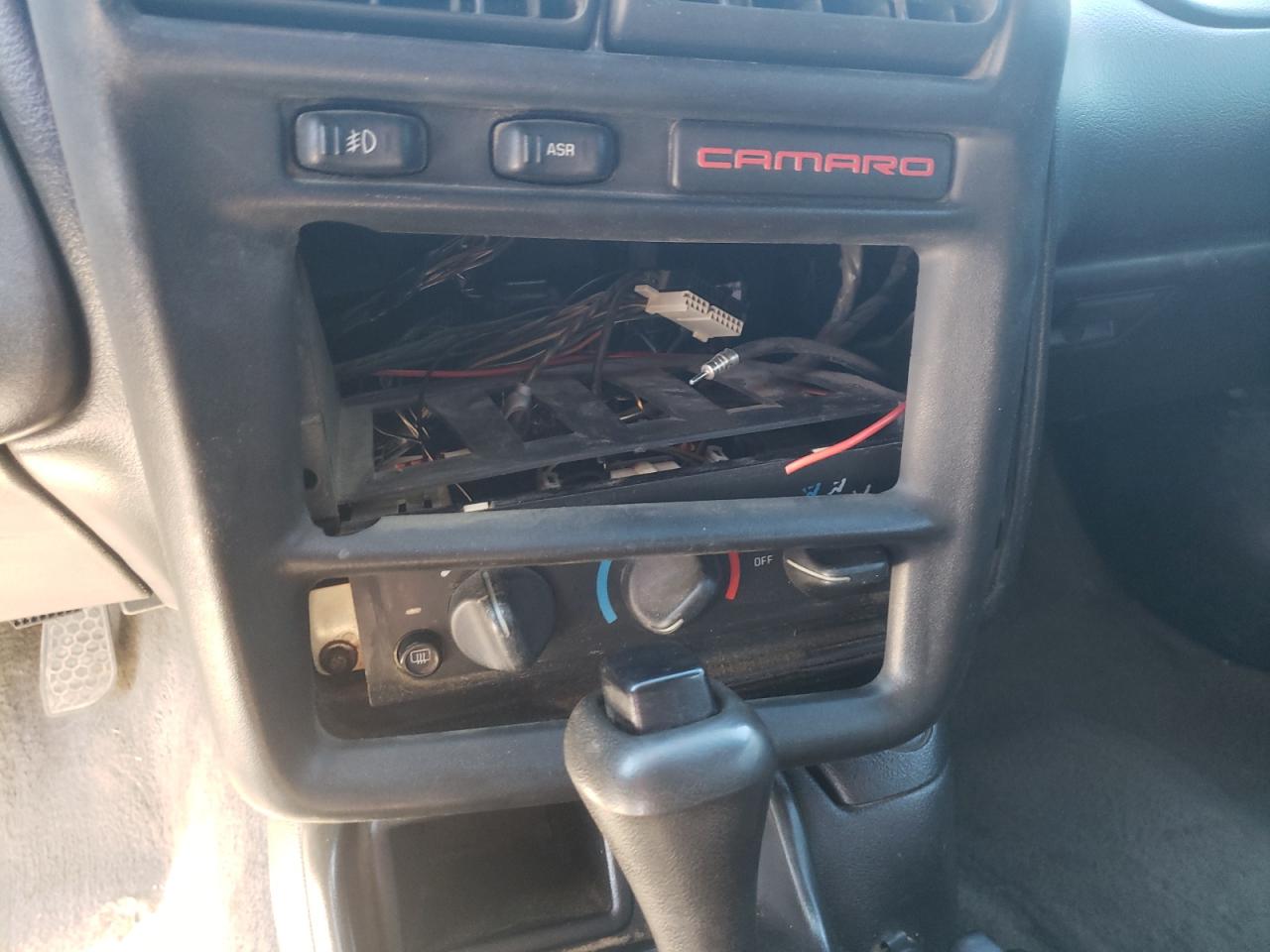 Photo 9 from auction – 2000 CHEVROLET CAMARO with VIN 2G1FP22K9Y2157187
