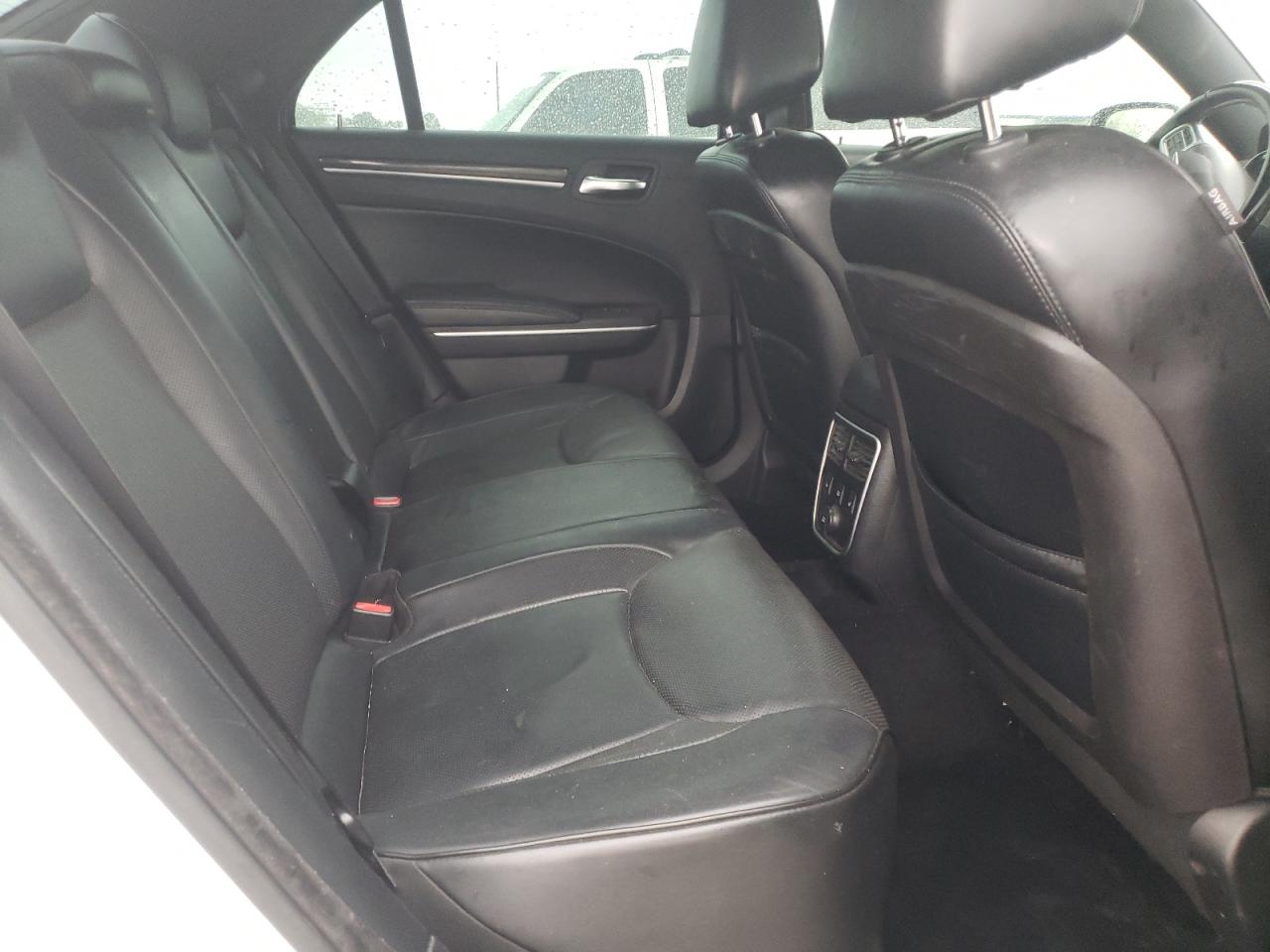 Photo 6 from auction – 2013 CHRYSLER 300 with VIN 2C3CCAET0DH670781