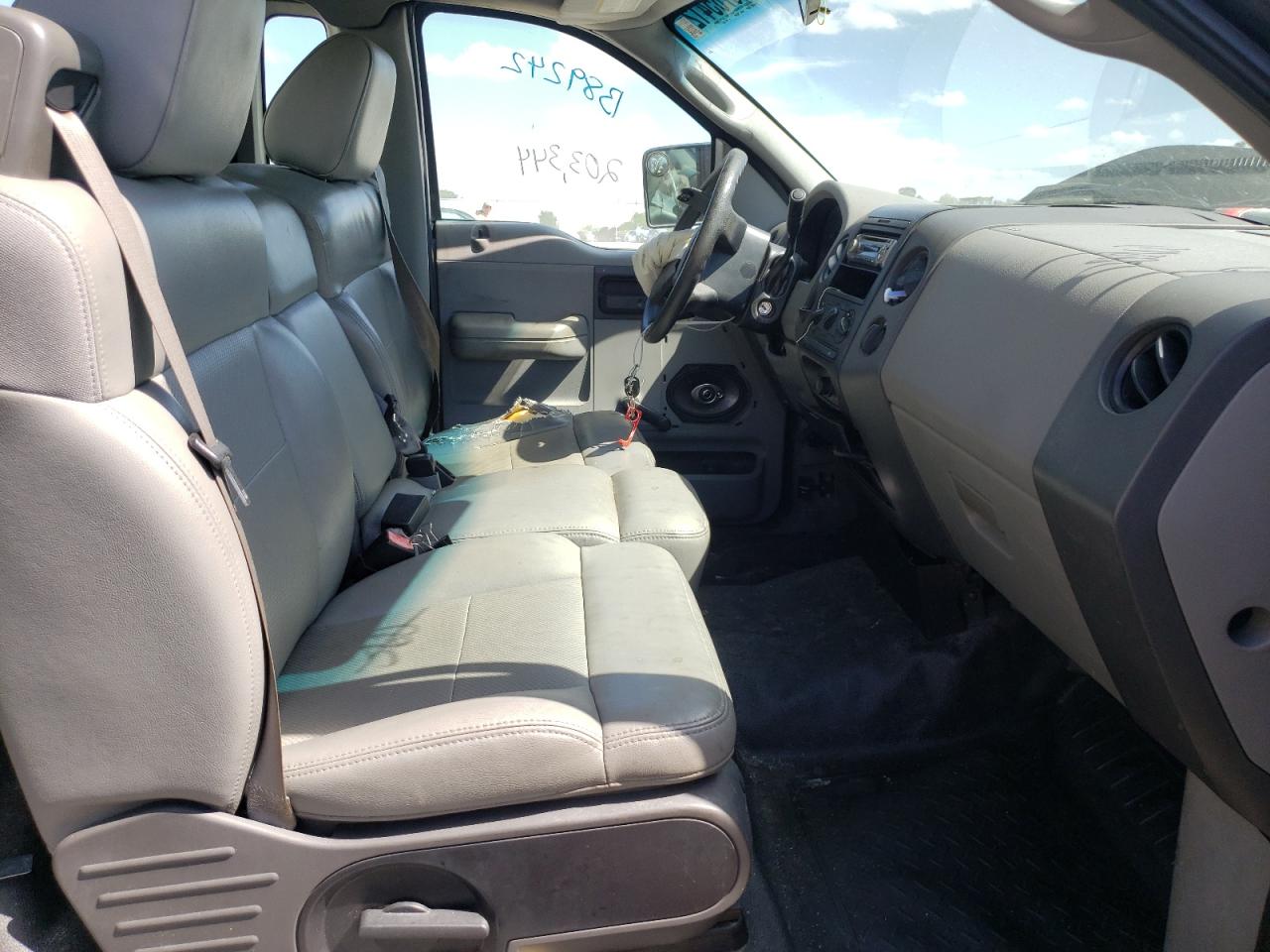 Photo 5 from auction – 2006 FORD F150 with VIN 1FTRF12246NB89242
