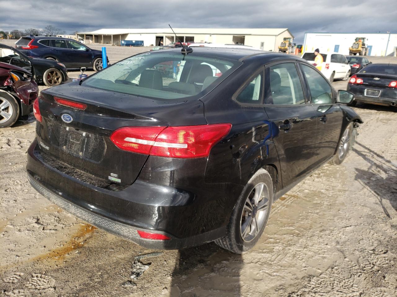 Photo 4 from auction – 2017 FORD FOCUS SE with VIN 1FADP3FE2HL257288