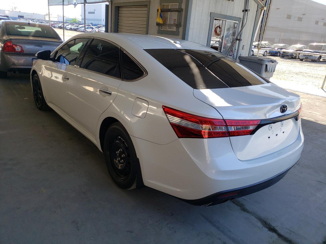 Photo 3 from auction – 2014 TOYOTA AVALON BAS with VIN 4T1BK1EB4EU099792