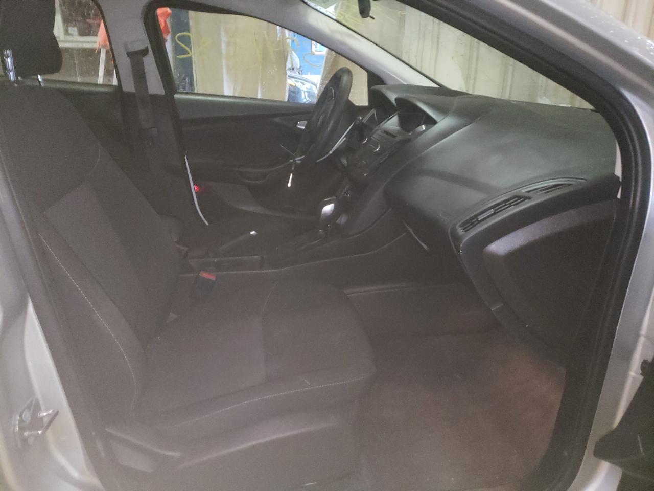 Photo 5 from auction – 2015 FORD FOCUS SE with VIN 1FADP3K28FL249284
