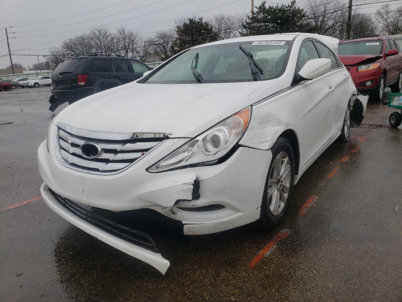 Photo 2 from auction – 2013 HYUNDAI SONATA GLS with VIN 5NPEB4AC2DH695994