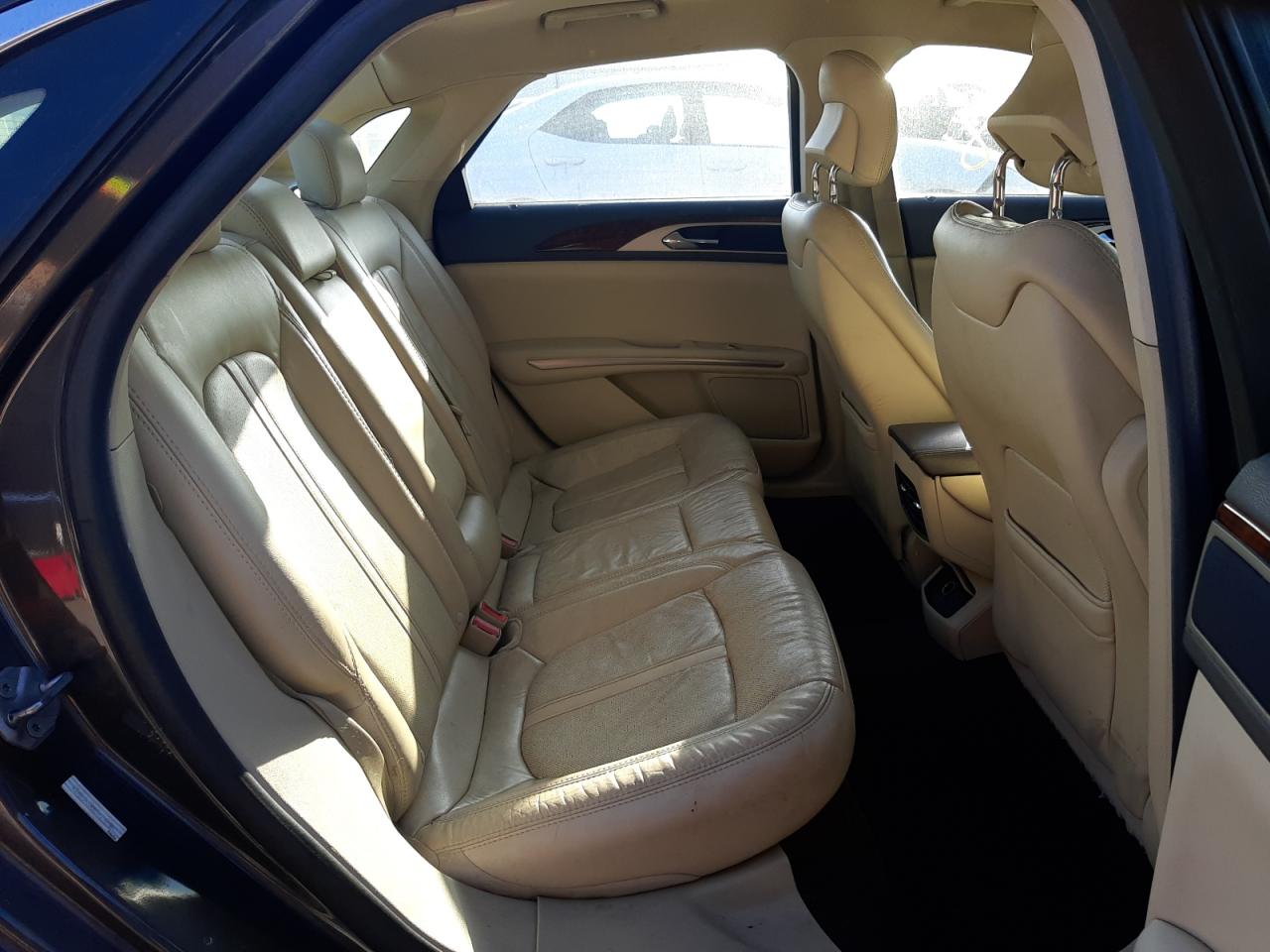 Photo 6 from auction – 2014 LINCOLN MKZ HYBRID with VIN 3LN6L2LU2ER813600