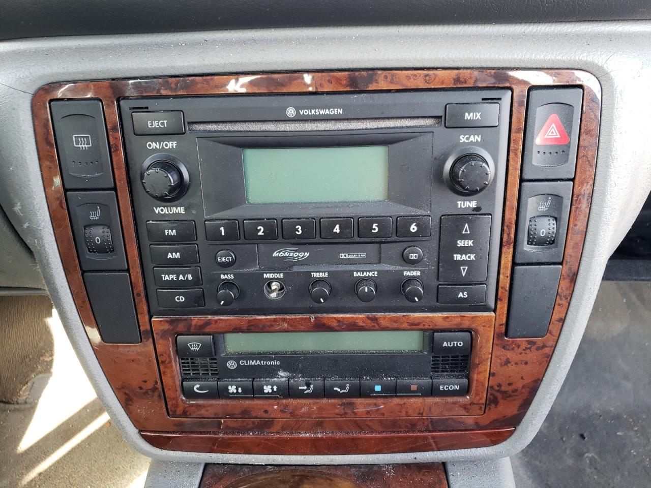 Photo 9 from auction – 2003 VOLKSWAGEN PASSAT GLX with VIN WVWTH63B03P438115